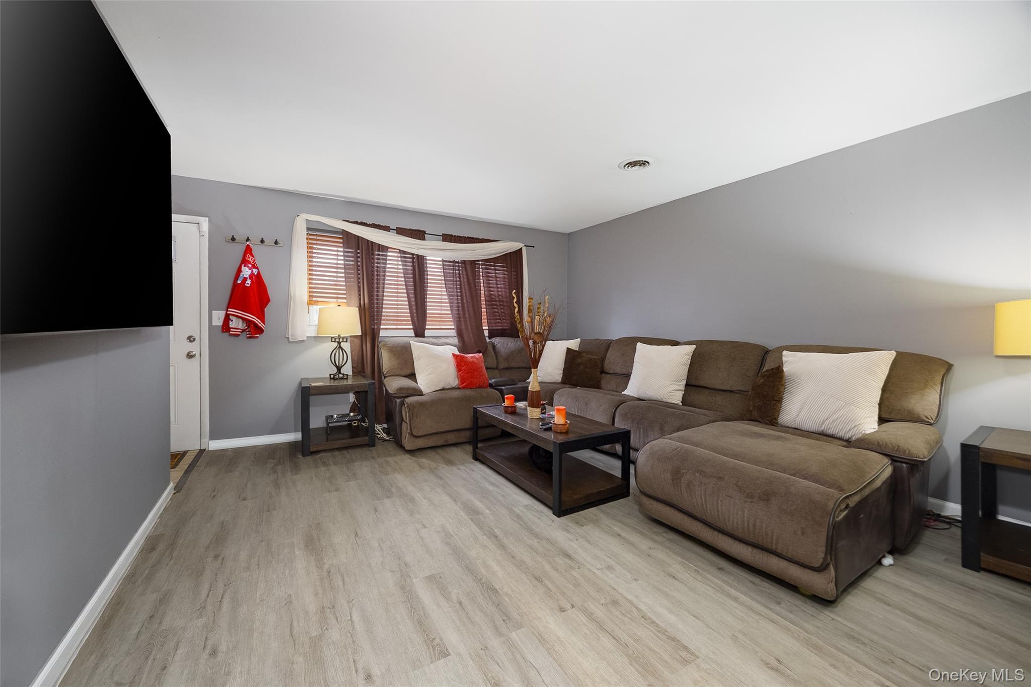 Single Family Salt Point  Dutchess County, NY 12603, MLS-967045-2