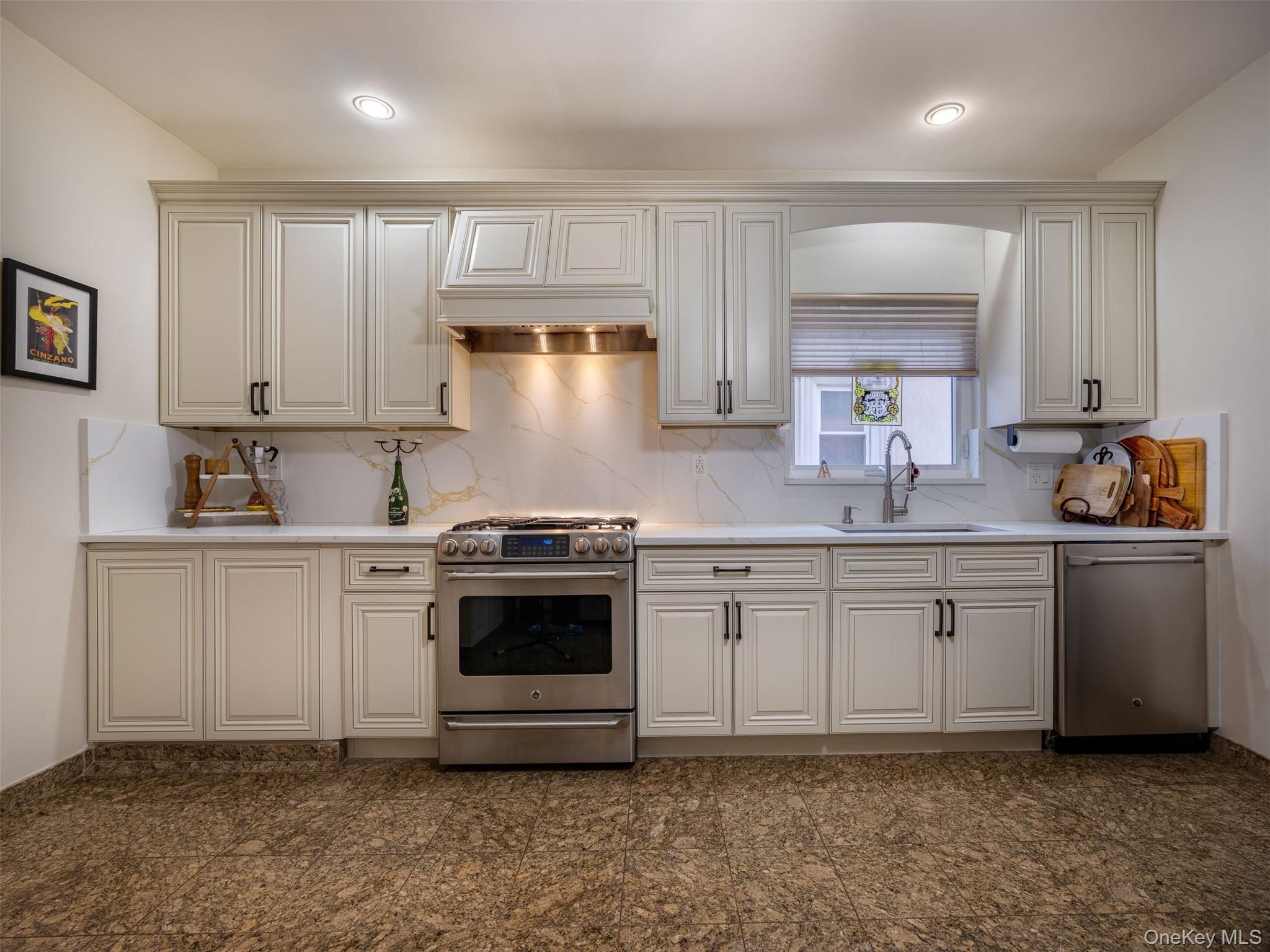 Single Family 49th Queens, NY 11105, MLS-967052-8