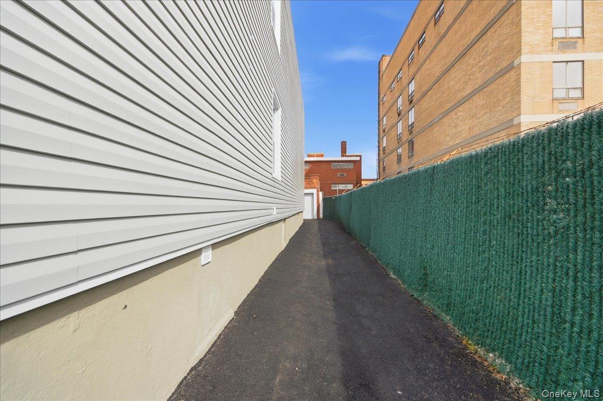 Single Family Seddon  Bronx, NY 10461, MLS-967057-4