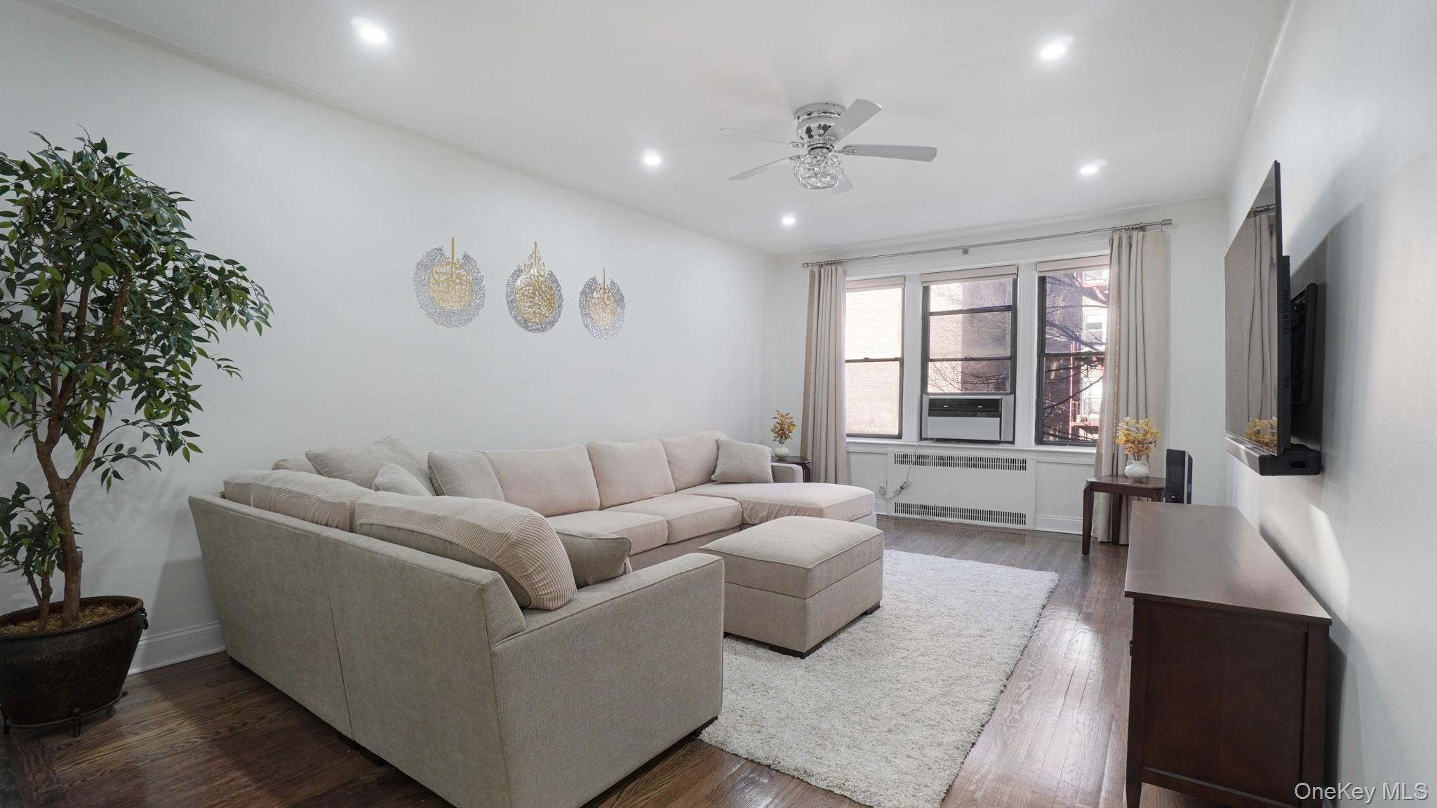 Coop 81st  Queens, NY 11372, MLS-967087-2