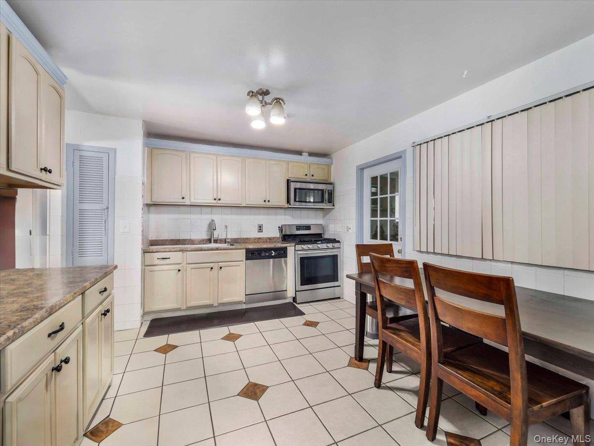 Single Family Govan  Rockland County, NY 10980, MLS-967129-12