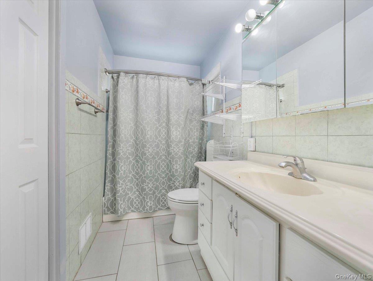 Single Family Govan  Rockland County, NY 10980, MLS-967129-25