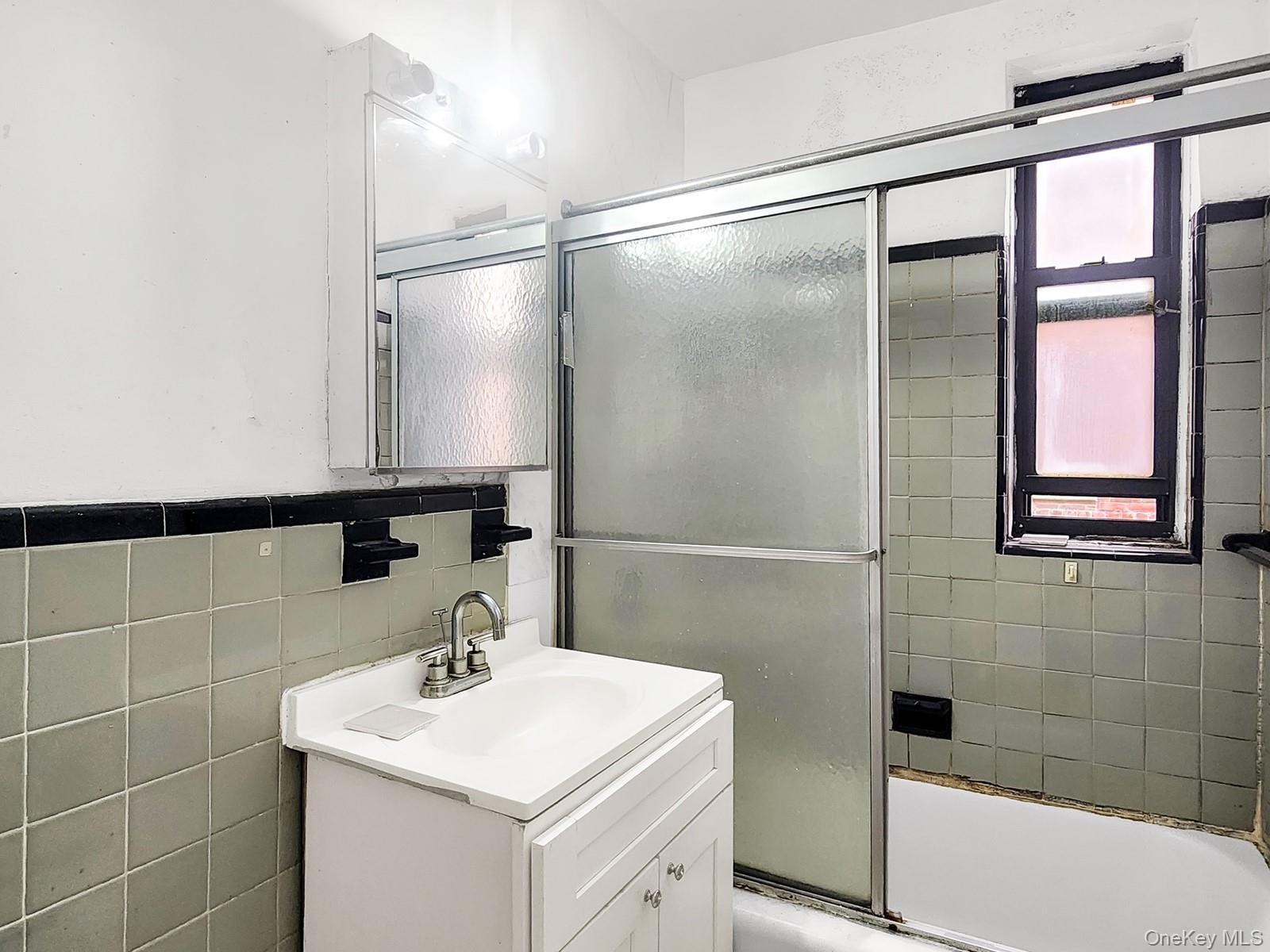 Condo Roosevelt  Queens, NY 11354, MLS-967138-5