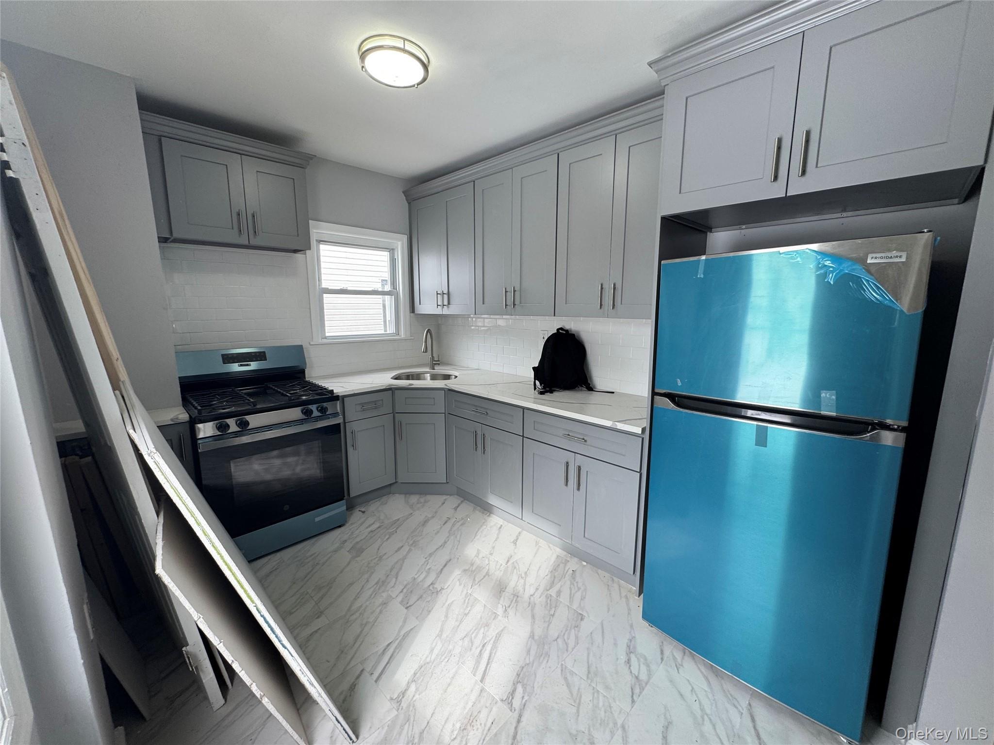 Single Family Woodside  Nassau County, NY 11520, MLS-967147-8