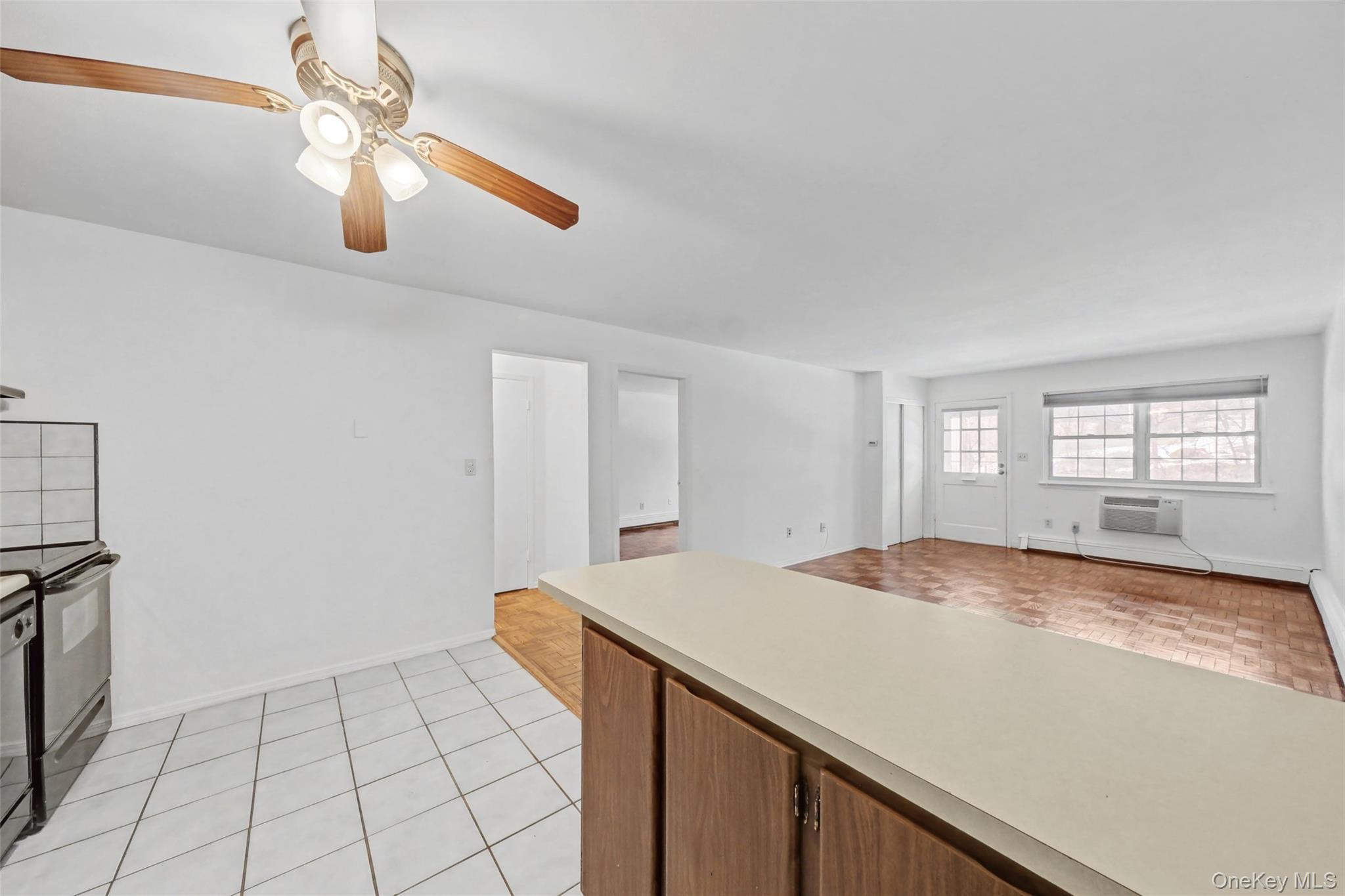 Coop Crompond  Westchester County, NY 10566, MLS-967172-11