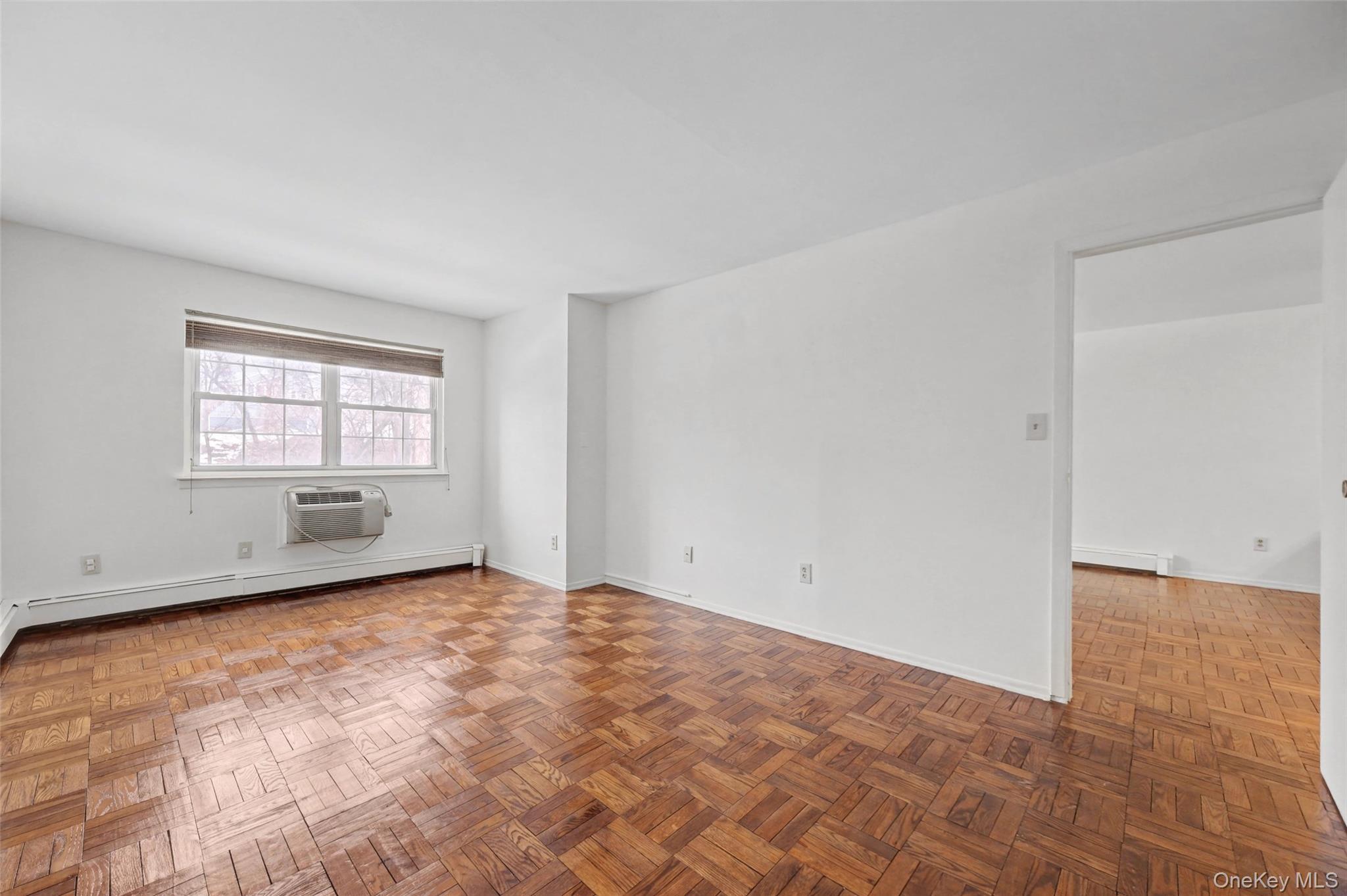 Coop Crompond  Westchester County, NY 10566, MLS-967172-12