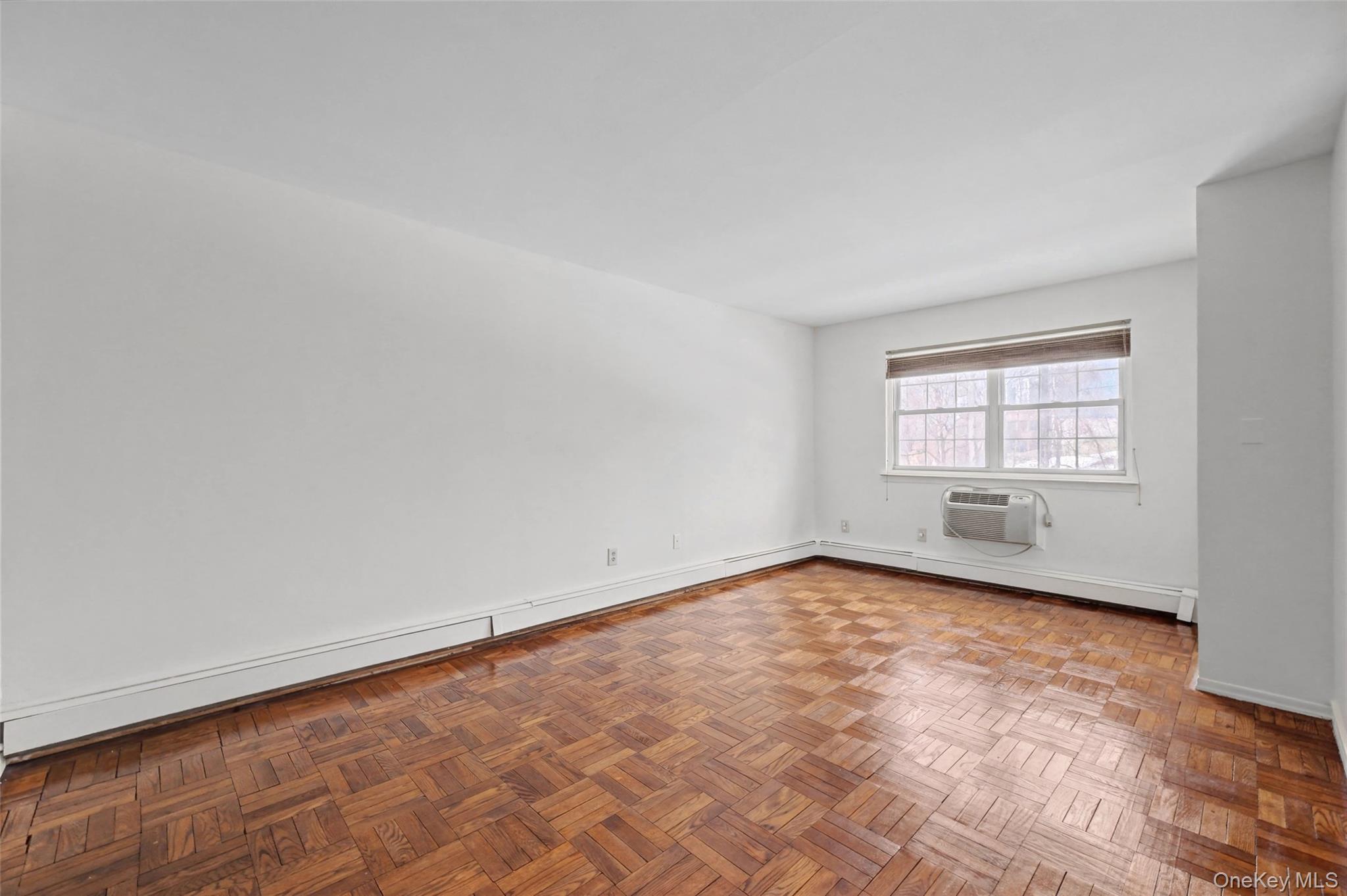 Coop Crompond  Westchester County, NY 10566, MLS-967172-13