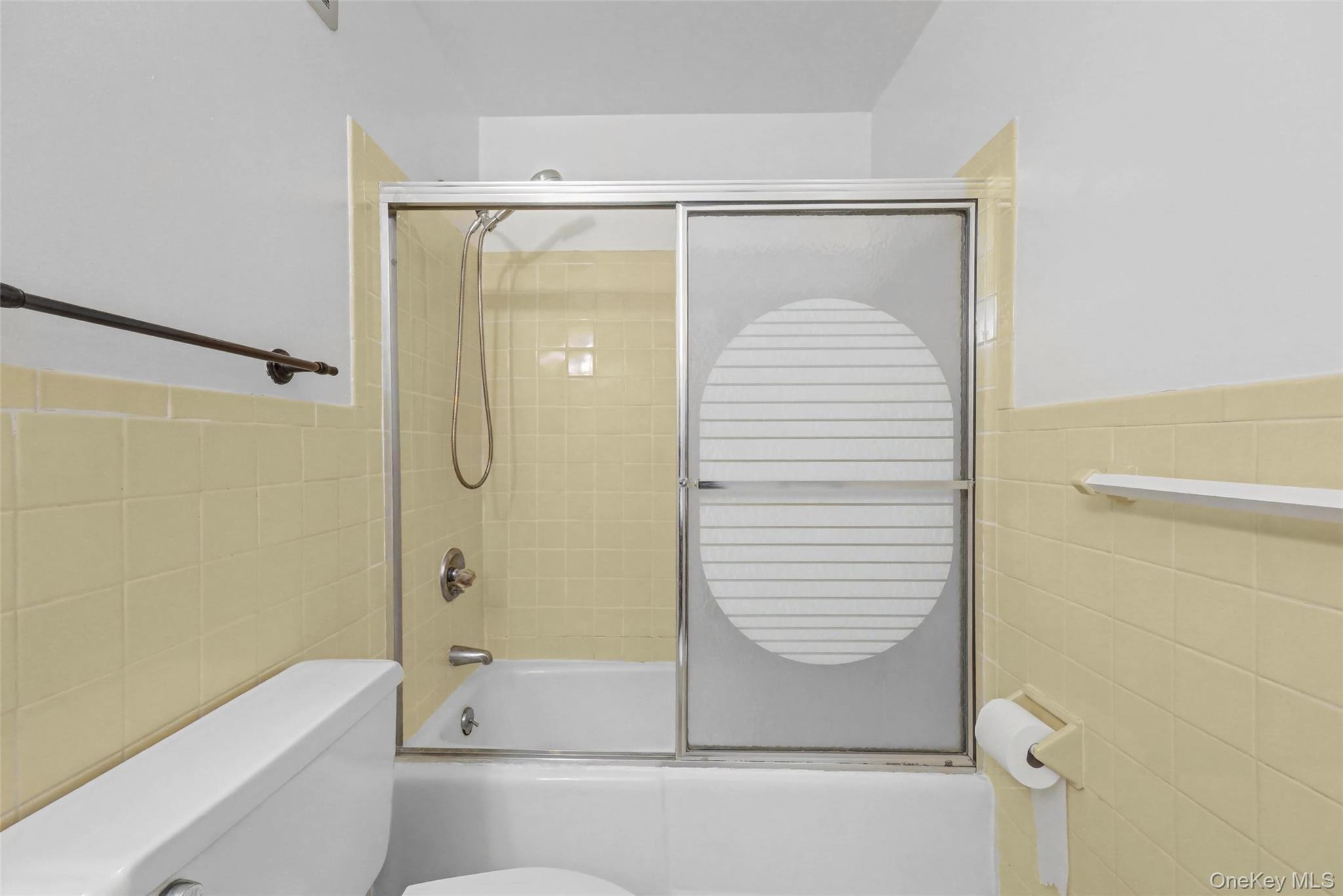 Coop Crompond  Westchester County, NY 10566, MLS-967172-15