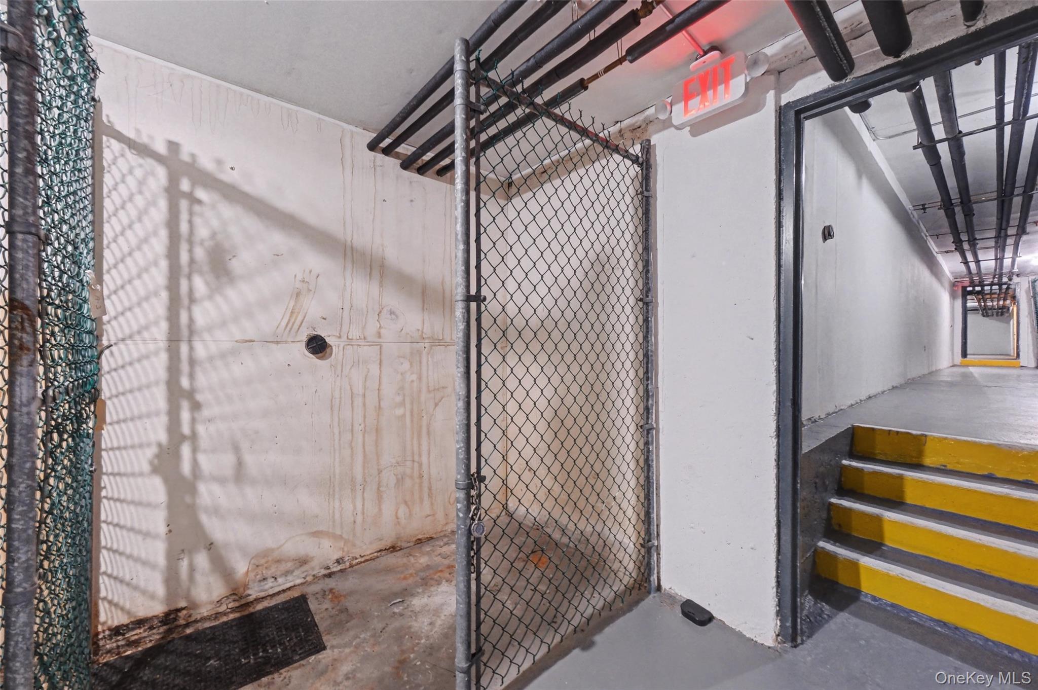 Coop Crompond  Westchester County, NY 10566, MLS-967172-20