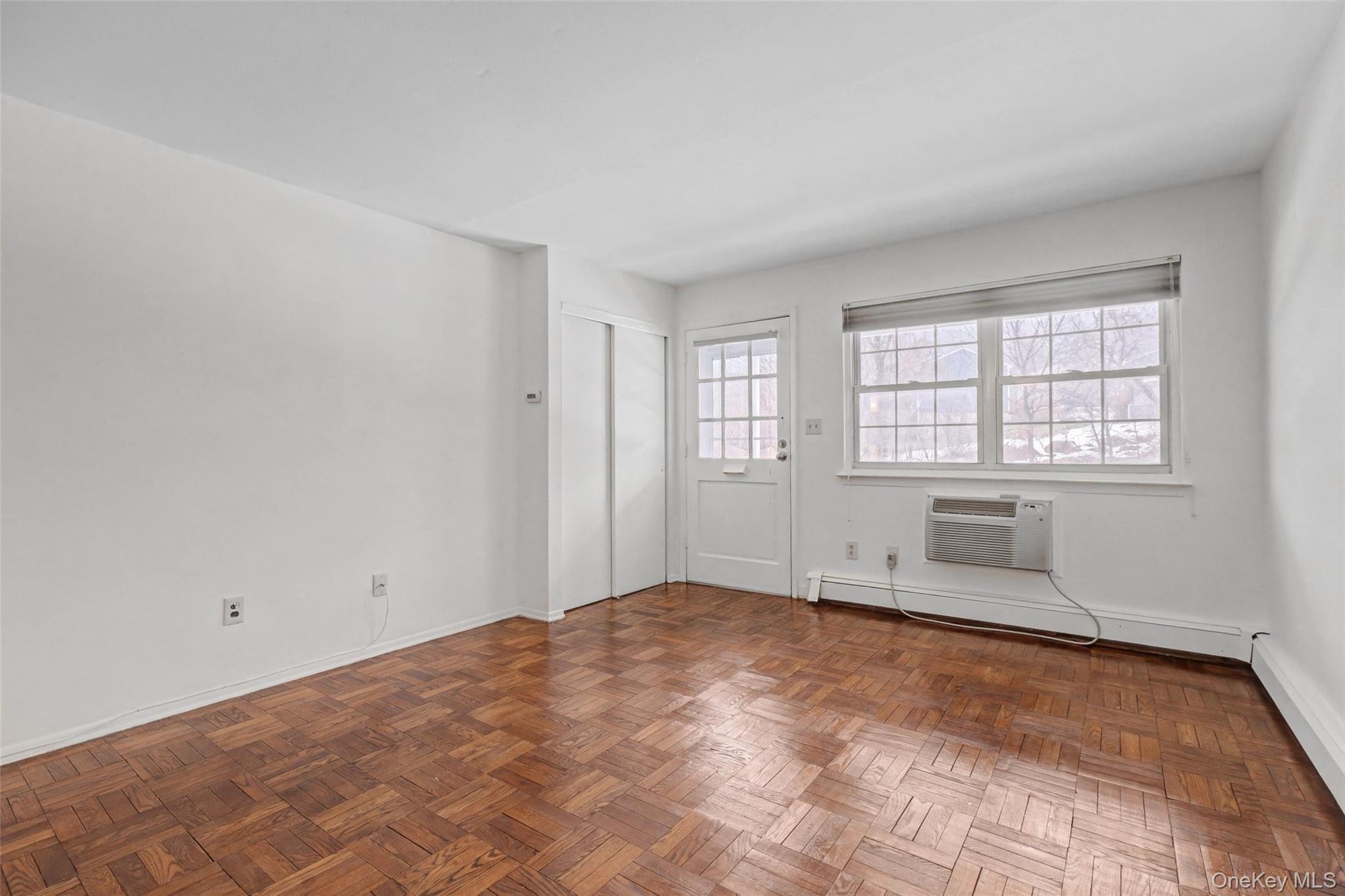 Coop Crompond  Westchester County, NY 10566, MLS-967172-6