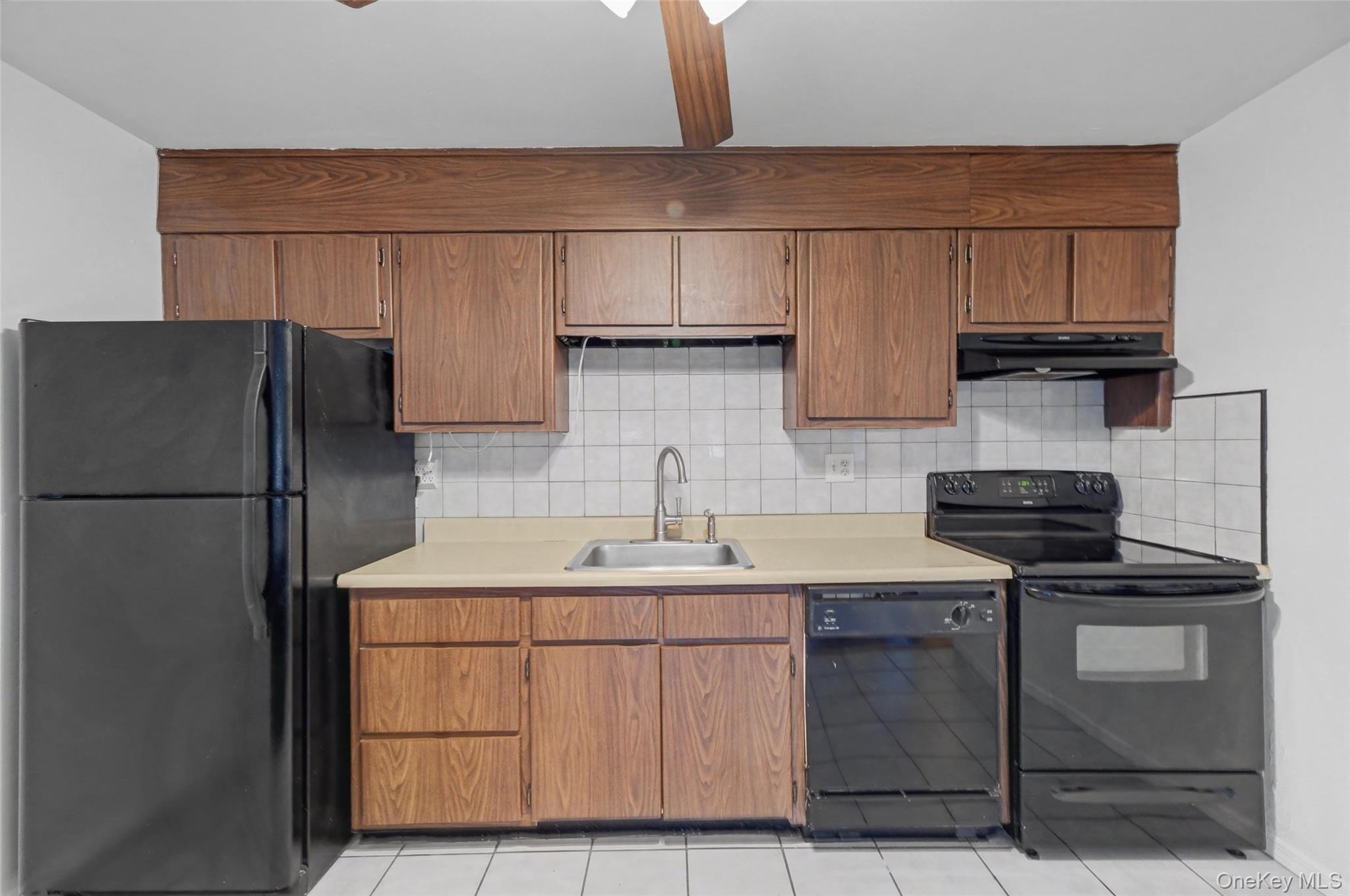 Coop Crompond  Westchester County, NY 10566, MLS-967172-9