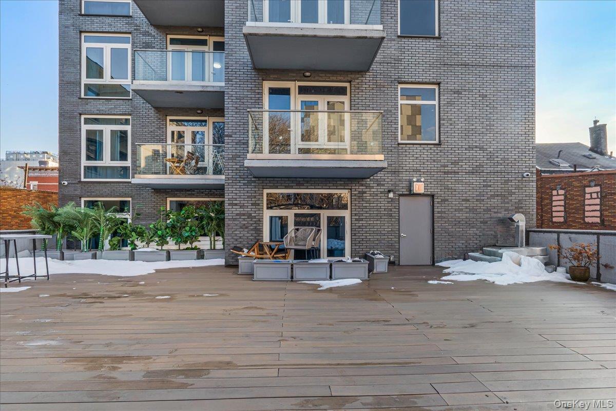 Condo 39th  Queens, NY 11101, MLS-967192-11
