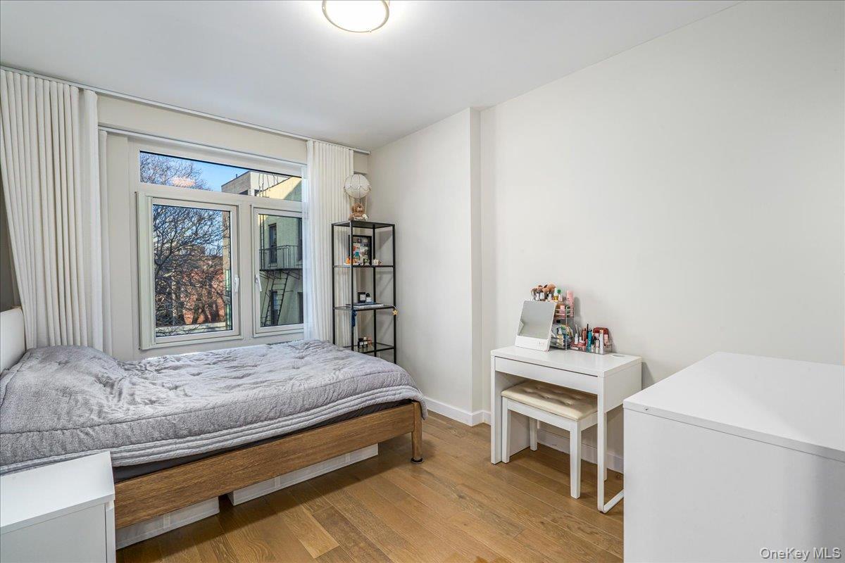 Condo 39th  Queens, NY 11101, MLS-967192-4