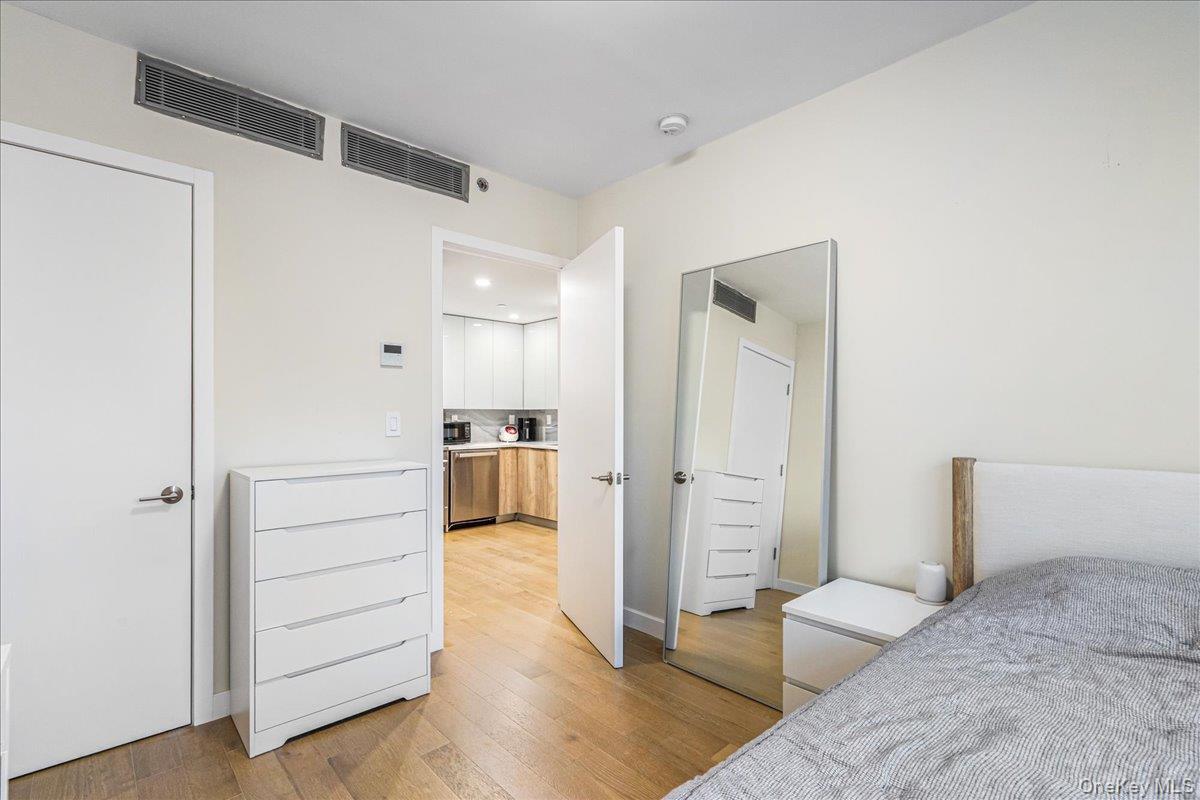 Condo 39th  Queens, NY 11101, MLS-967192-5