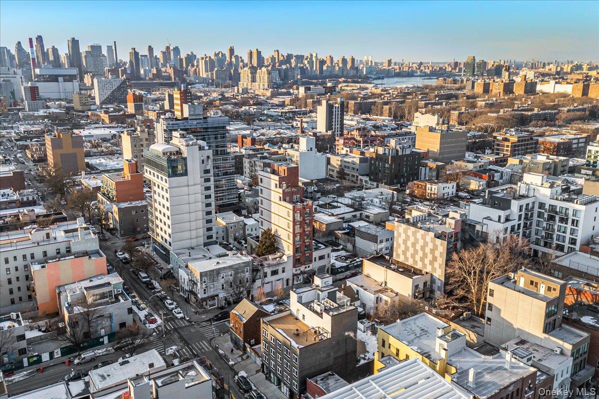 Condo 39th  Queens, NY 11101, MLS-967192-8