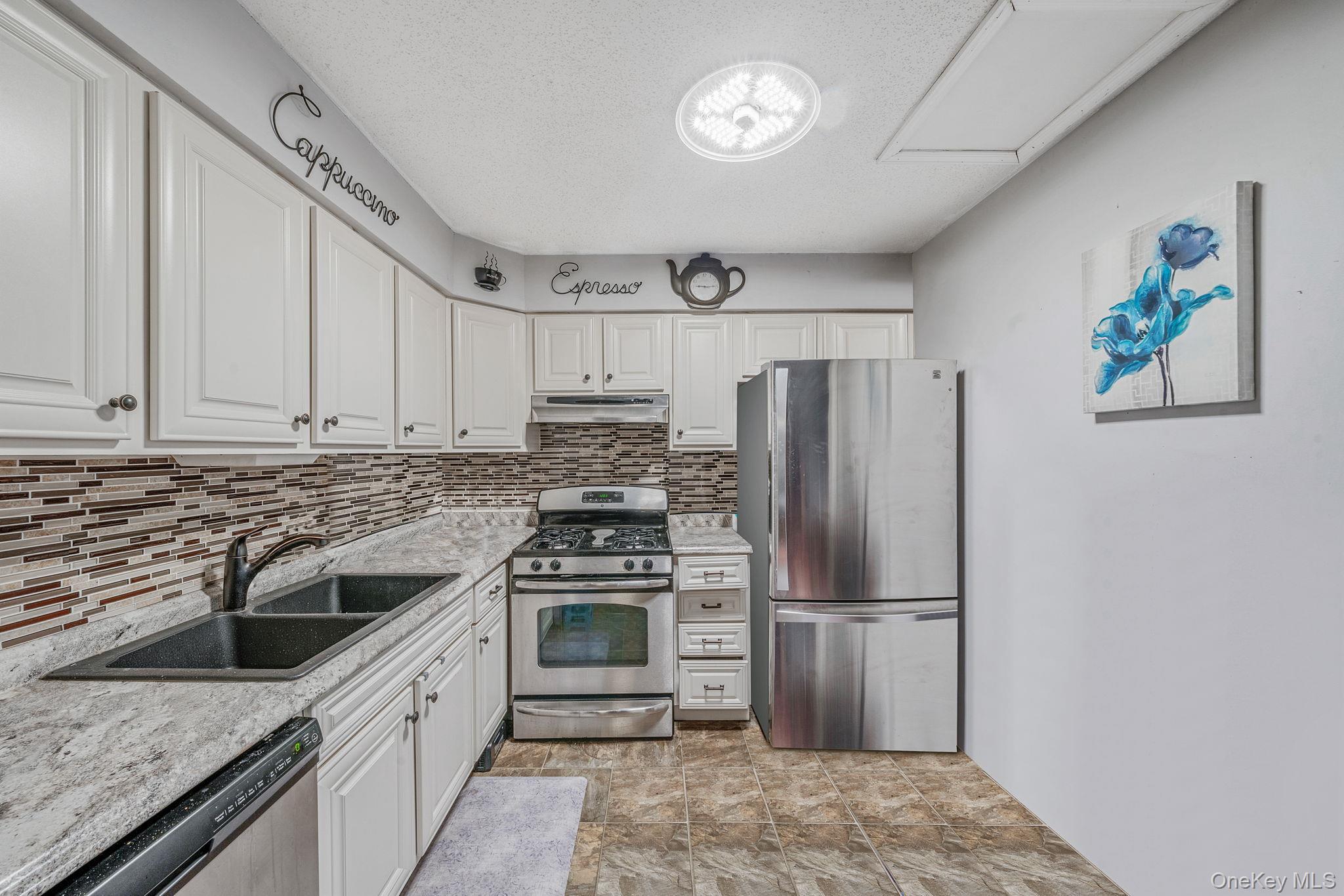 Single Family Essex  Brooklyn, NY 11208, MLS-967195-11