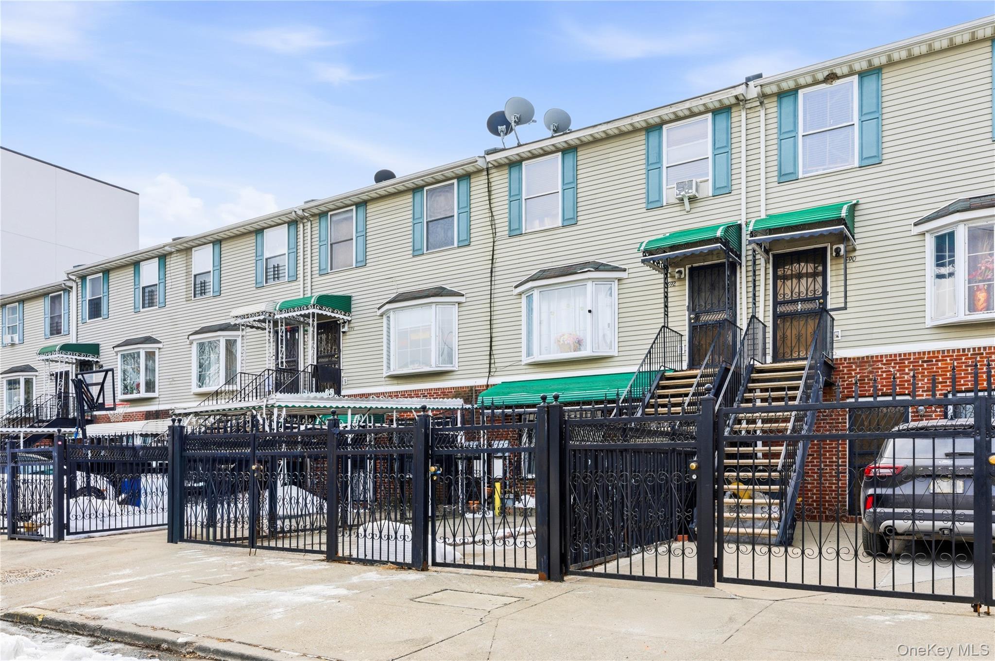 Single Family Beech  Bronx, NY 10454, MLS-967196-23