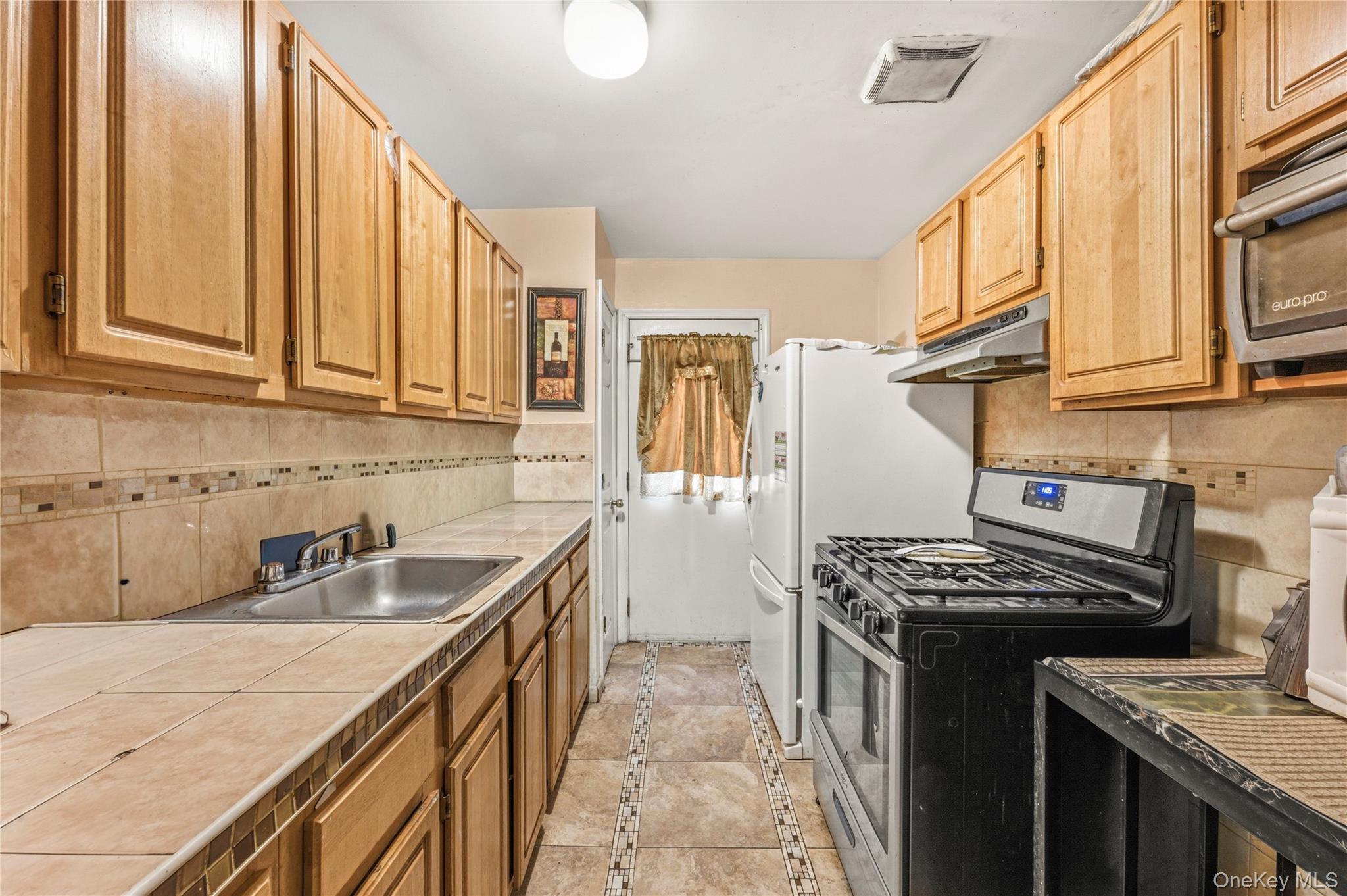 Single Family Beech  Bronx, NY 10454, MLS-967196-8