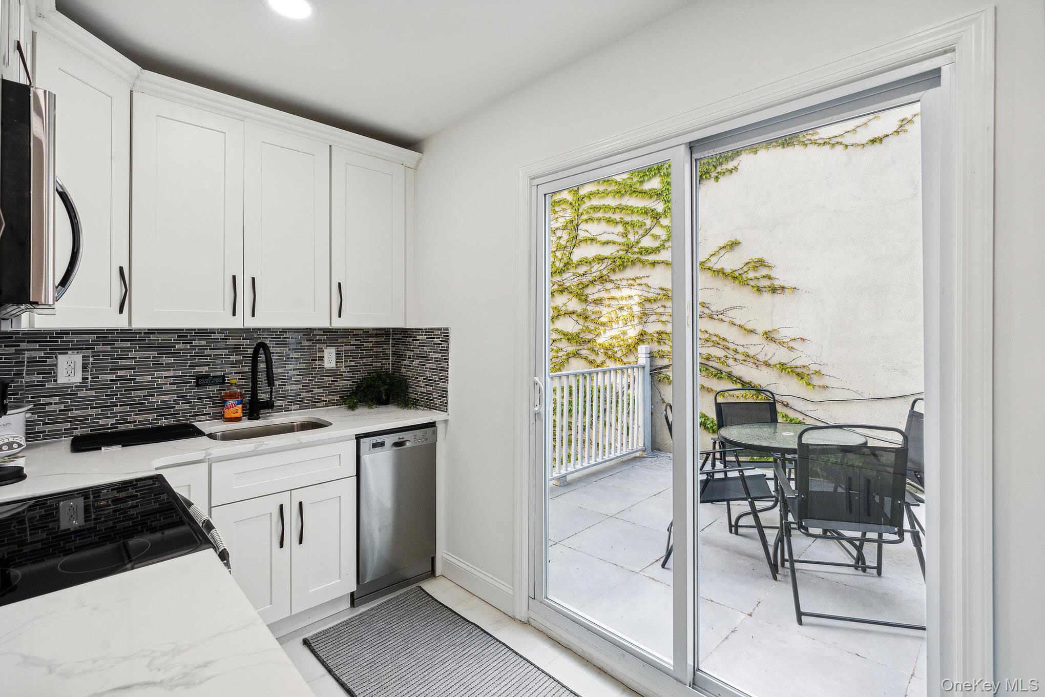 Single Family 23rd  Queens, NY 11105, MLS-967198-22