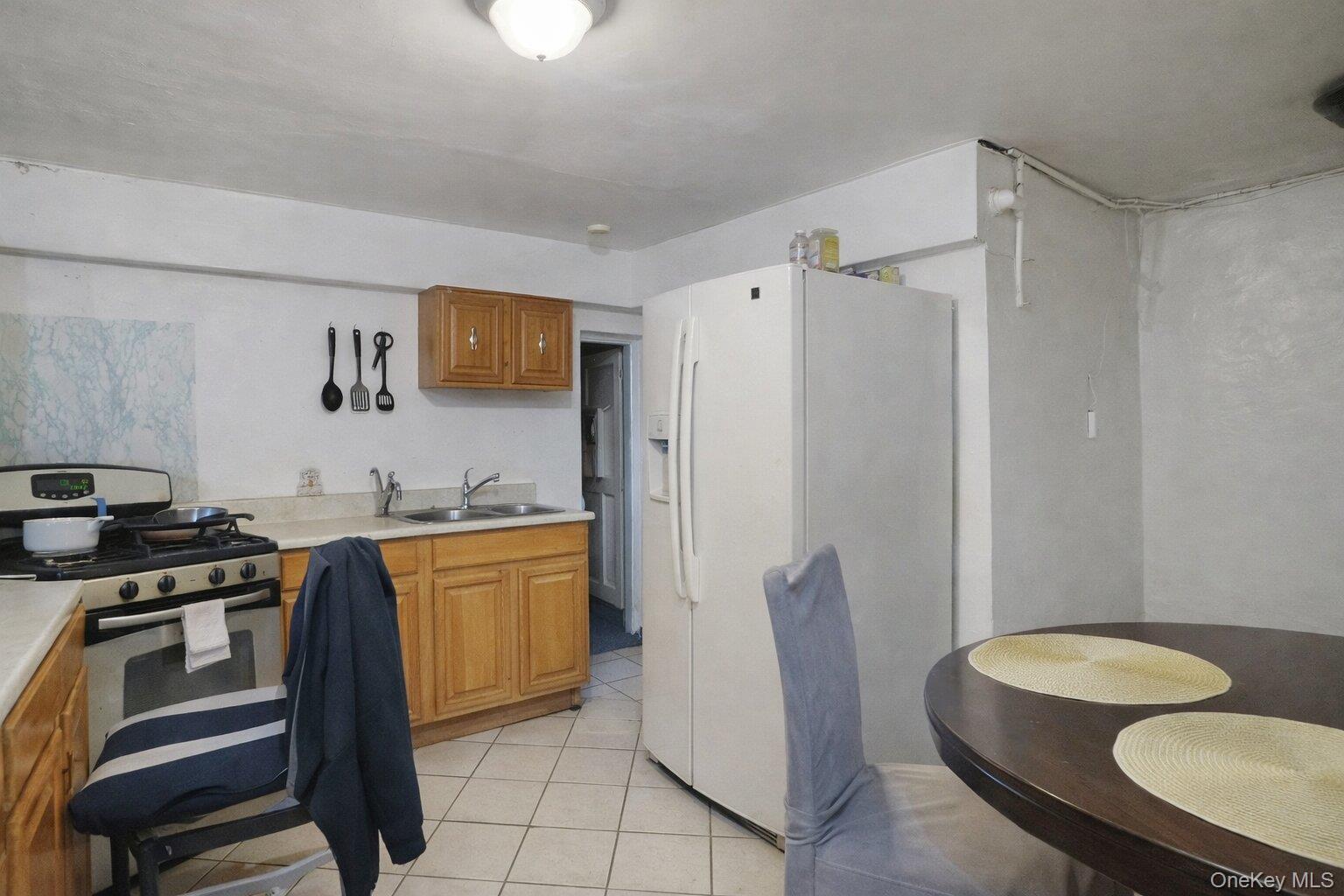 Single Family Wheeler  Bronx, NY 10472, MLS-967235-15