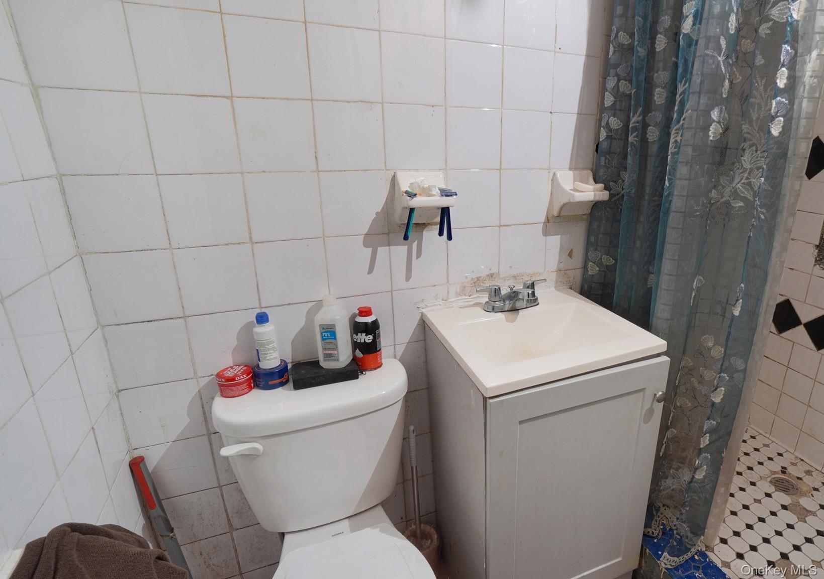 Single Family Wheeler  Bronx, NY 10472, MLS-967235-16