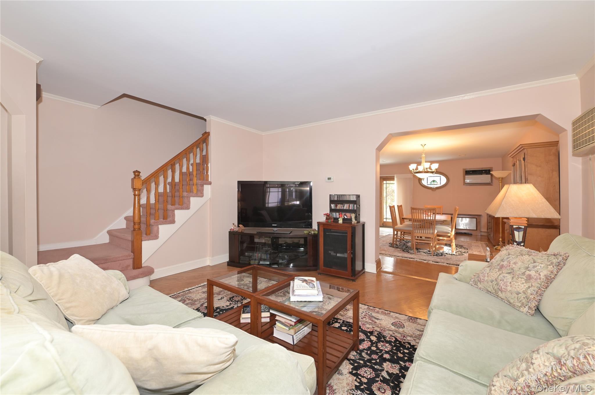Single Family 211th  Queens, NY 11427, MLS-967250-8