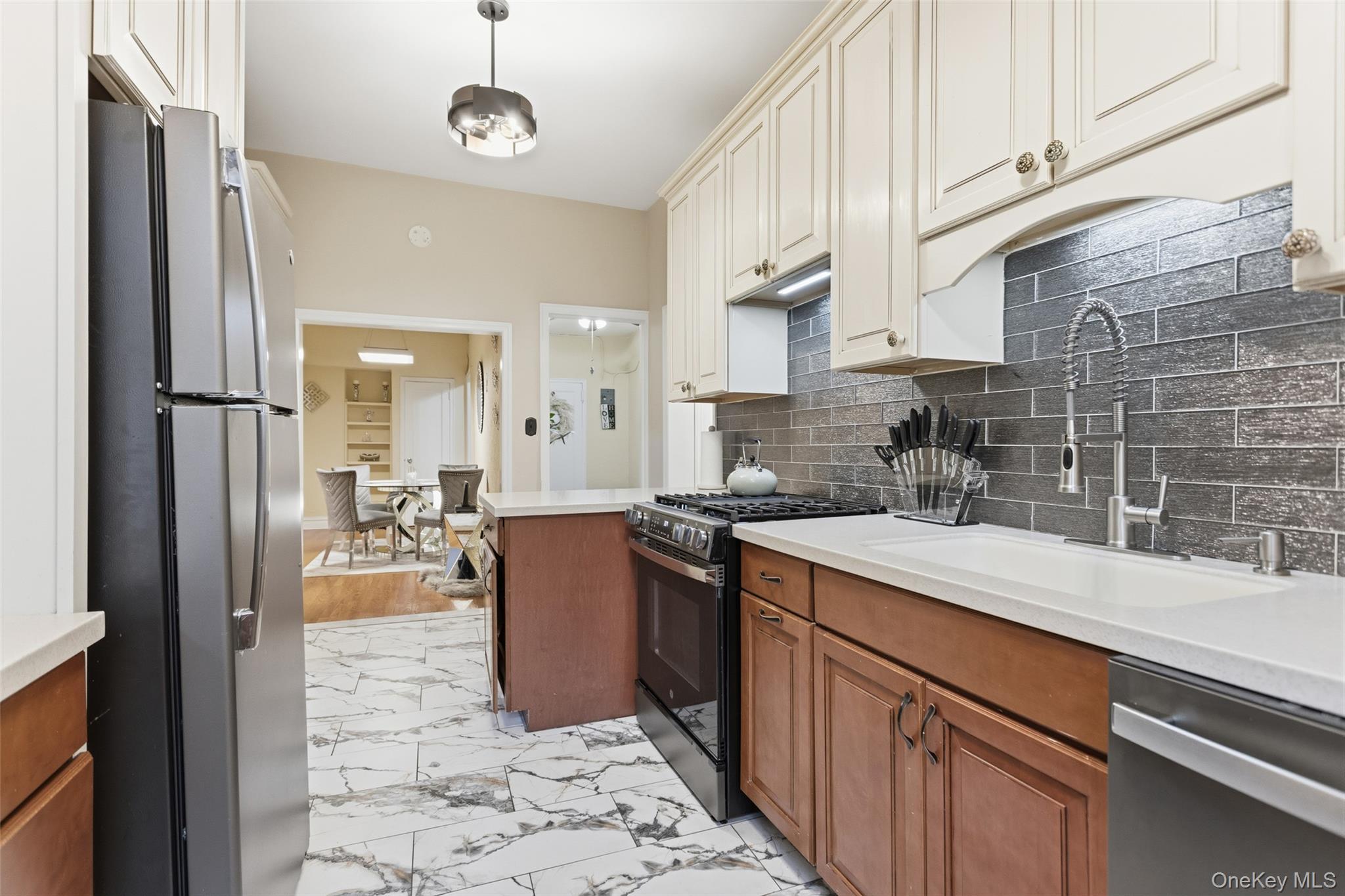 Coop Clinton  Westchester County, NY 10801, MLS-967268-3