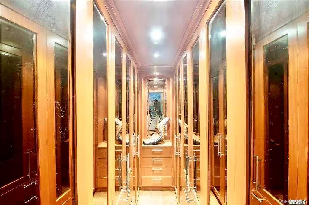 Single Family Glenwood Queens, NY 11362, MLS-967272-17