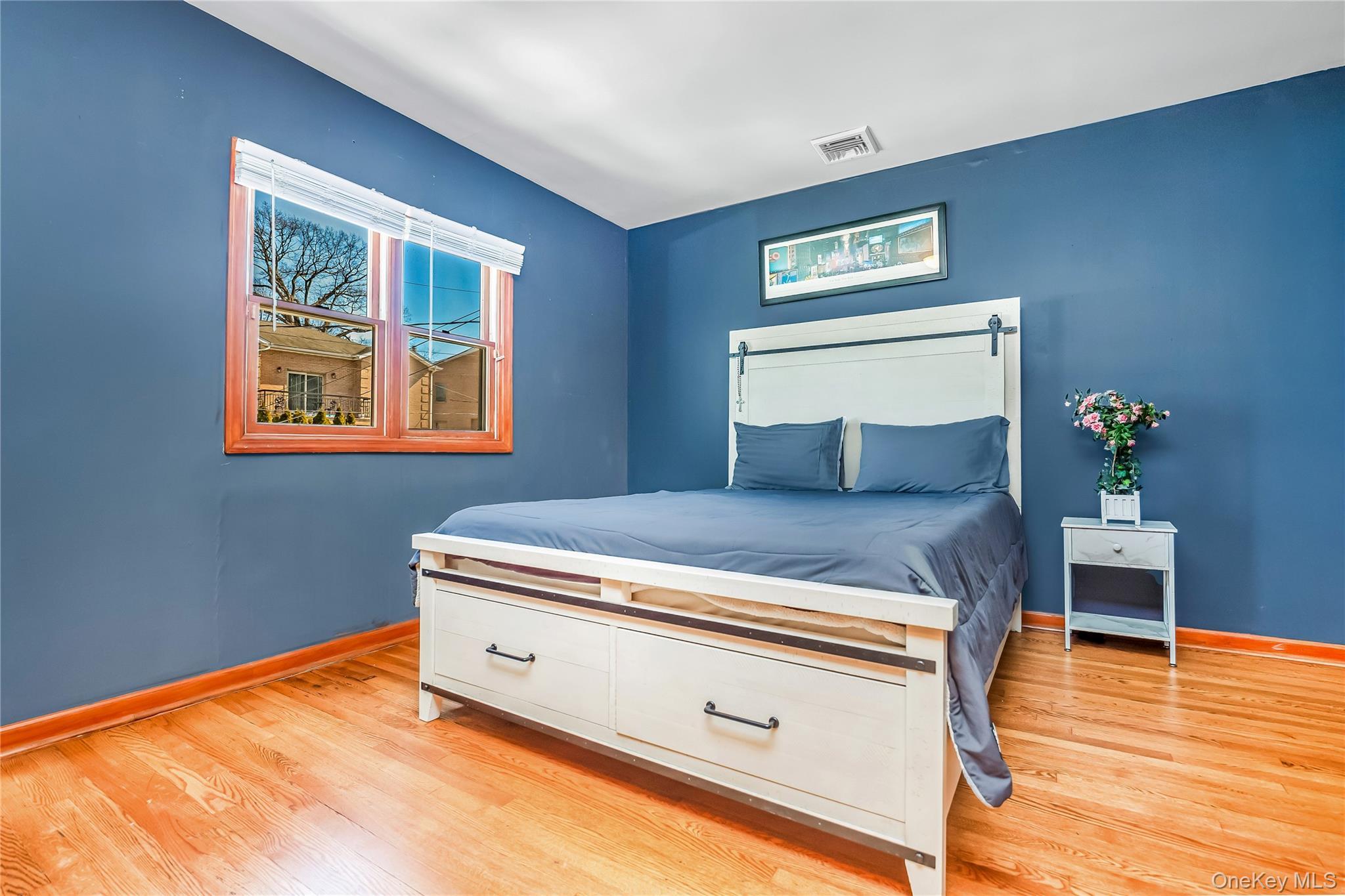 Single Family Glenwood Queens, NY 11362, MLS-967272-20