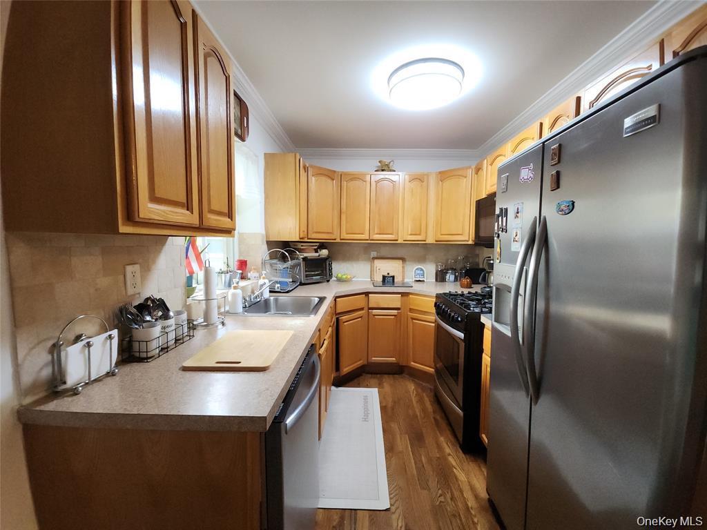 Single Family Longstreet Avenue Bronx, NY 10465, MLS-967291-11