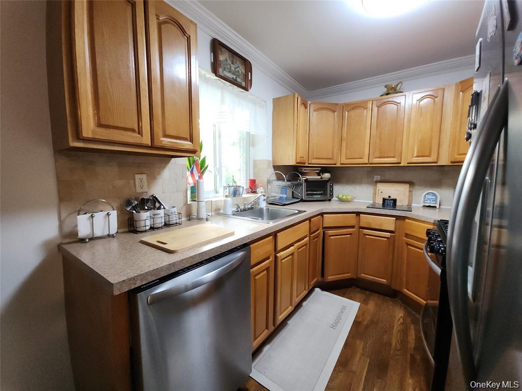 Single Family Longstreet Avenue Bronx, NY 10465, MLS-967291-13