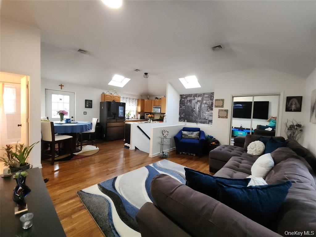 Single Family Longstreet Avenue Bronx, NY 10465, MLS-967291-22