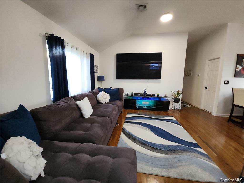 Single Family Longstreet Avenue Bronx, NY 10465, MLS-967291-25