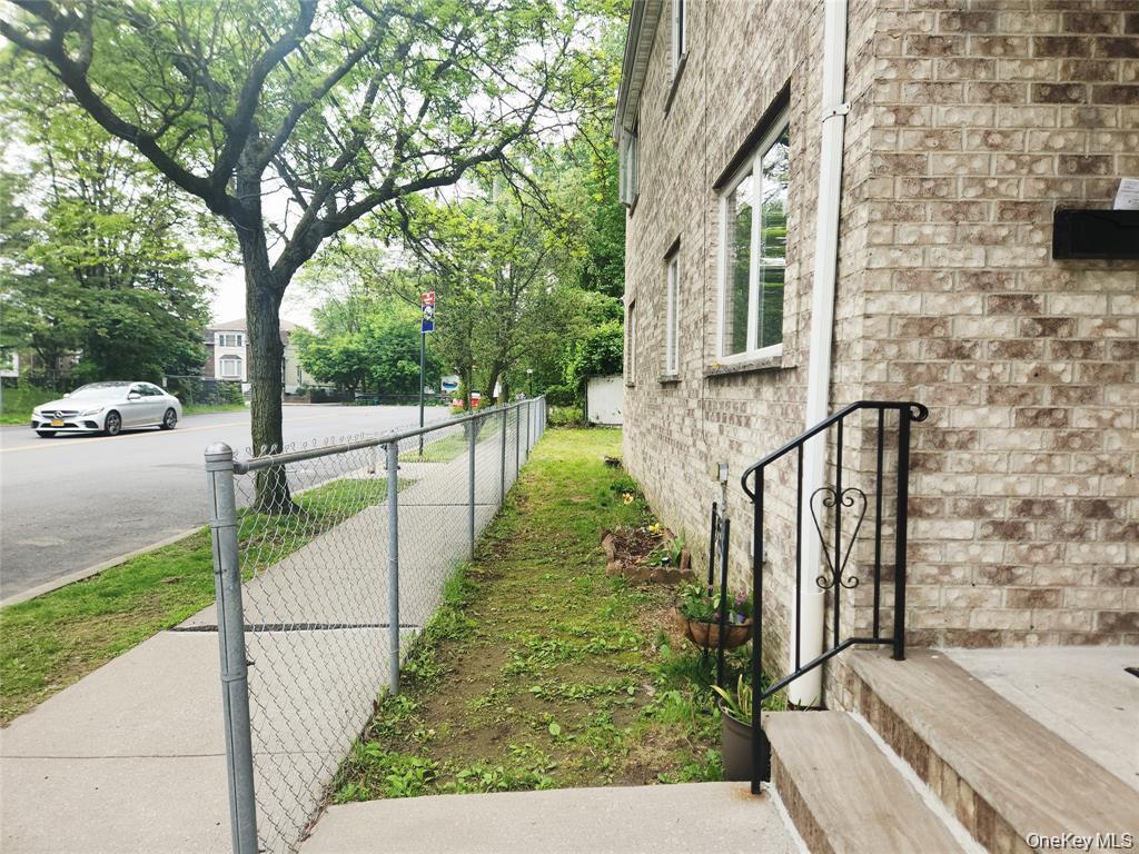 Single Family Longstreet Avenue Bronx, NY 10465, MLS-967291-4