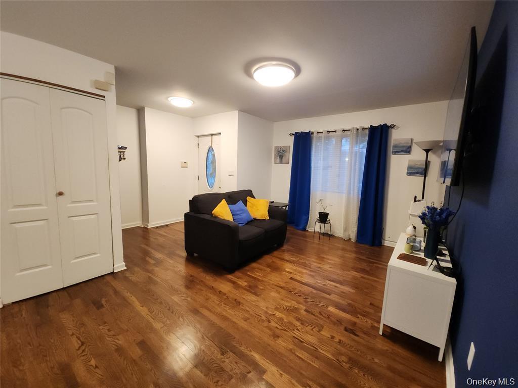 Single Family Longstreet Avenue Bronx, NY 10465, MLS-967291-8