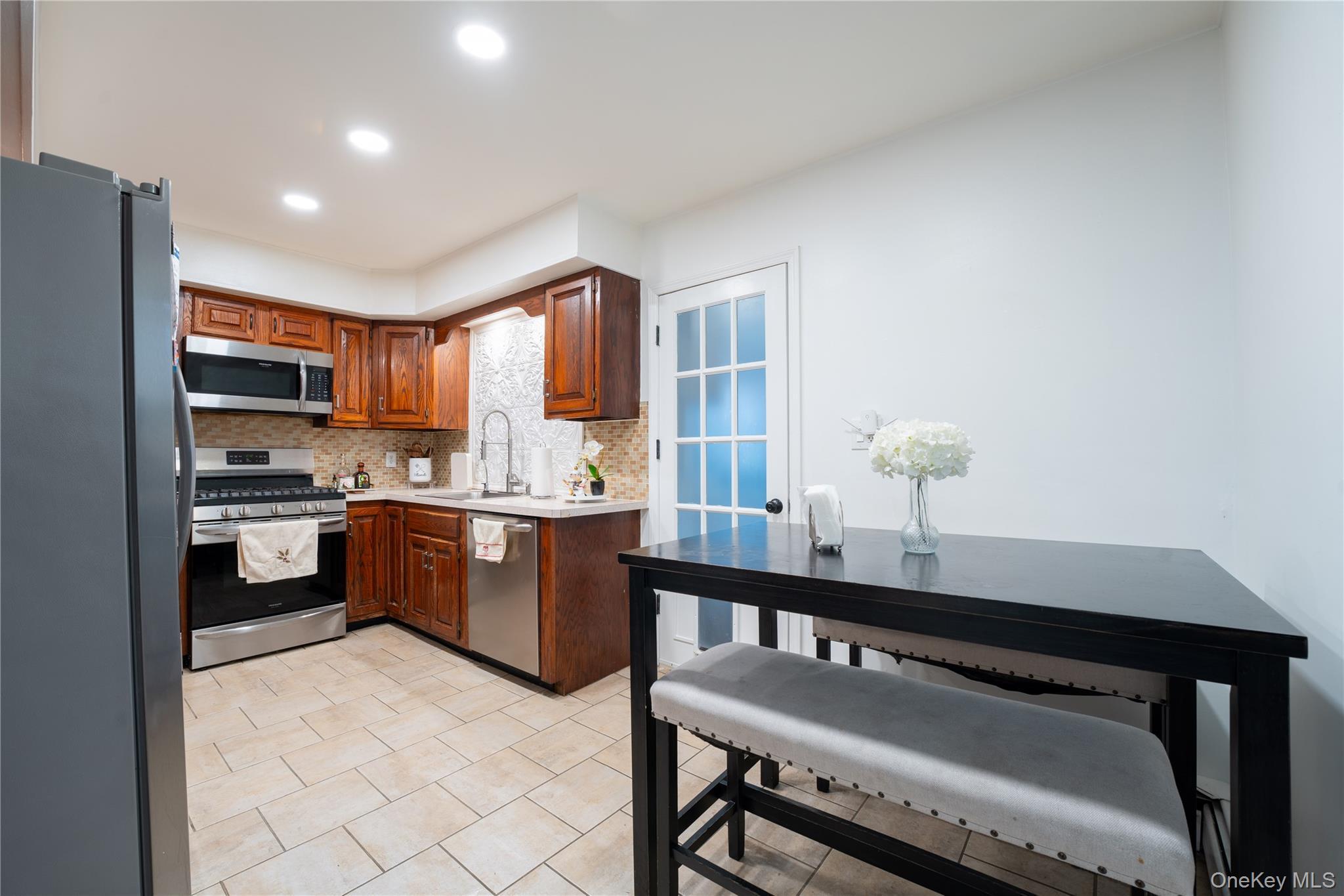 Single Family Radcliff  Bronx, NY 10462, MLS-967292-6