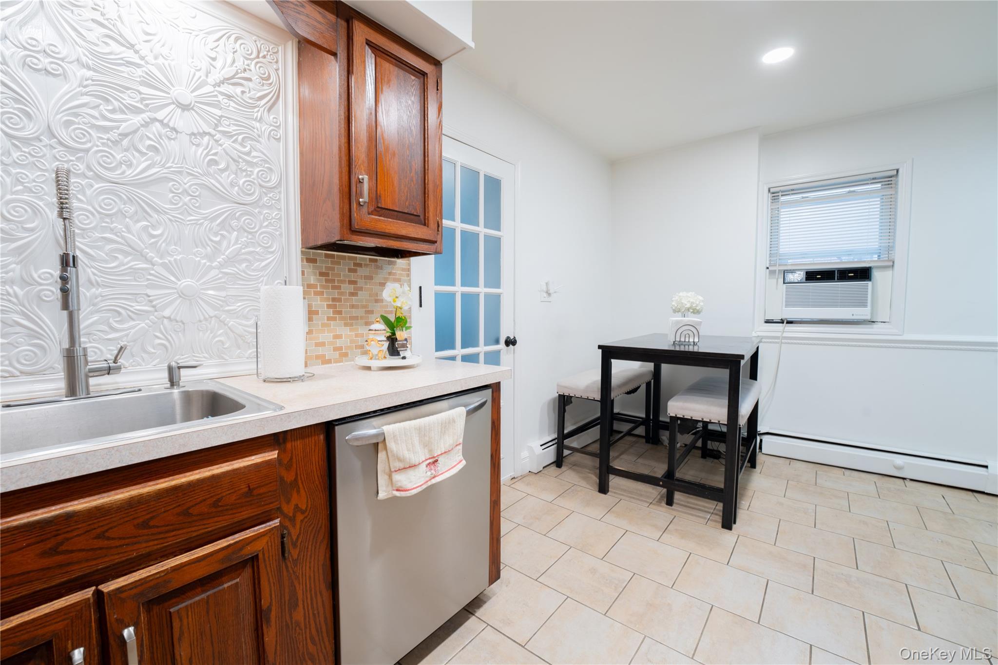 Single Family Radcliff  Bronx, NY 10462, MLS-967292-7