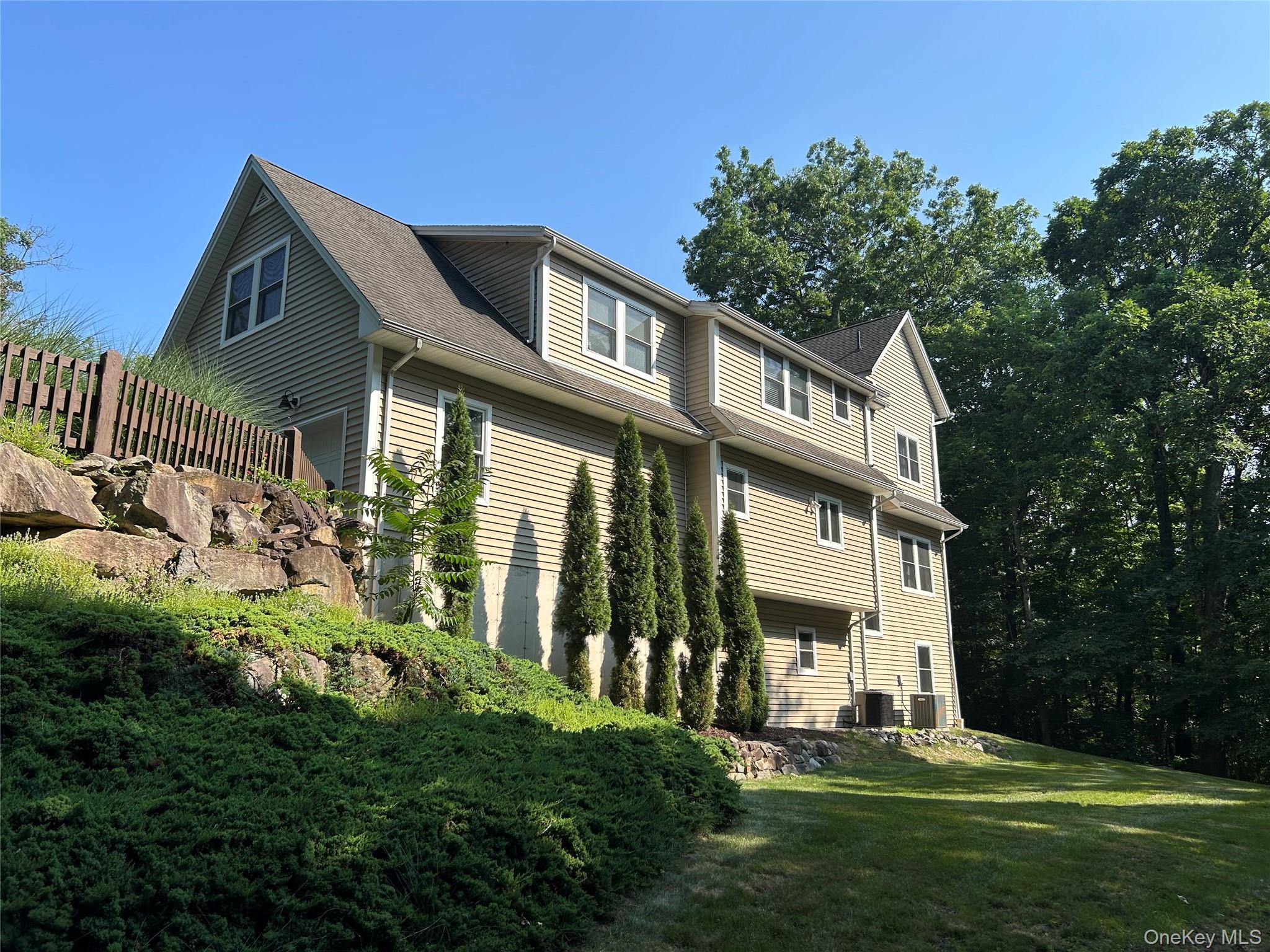 Single Family Navajo Trail Rockland County, NY 10974, MLS-967313-43