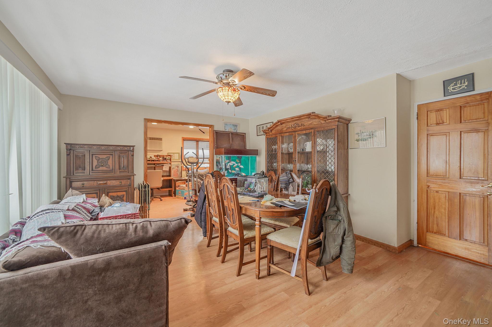 Single Family New Suffolk County, NY 11725, MLS-967355-2