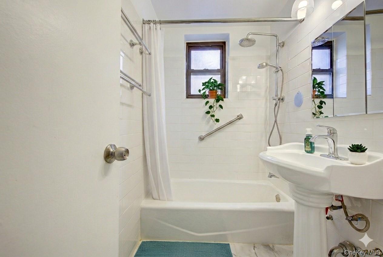 Coop Vietor  Queens, NY 11373, MLS-967394-12