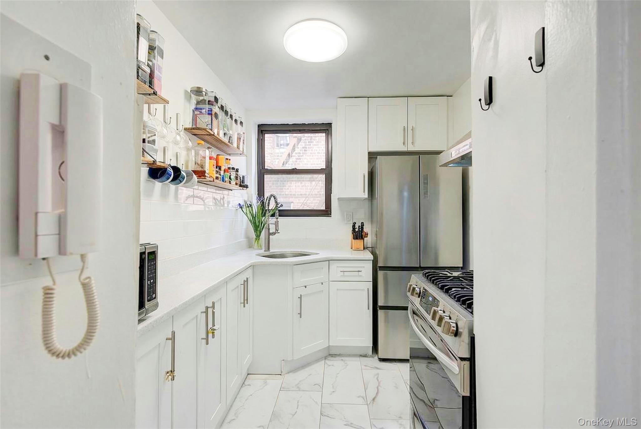 Coop Vietor  Queens, NY 11373, MLS-967394-2