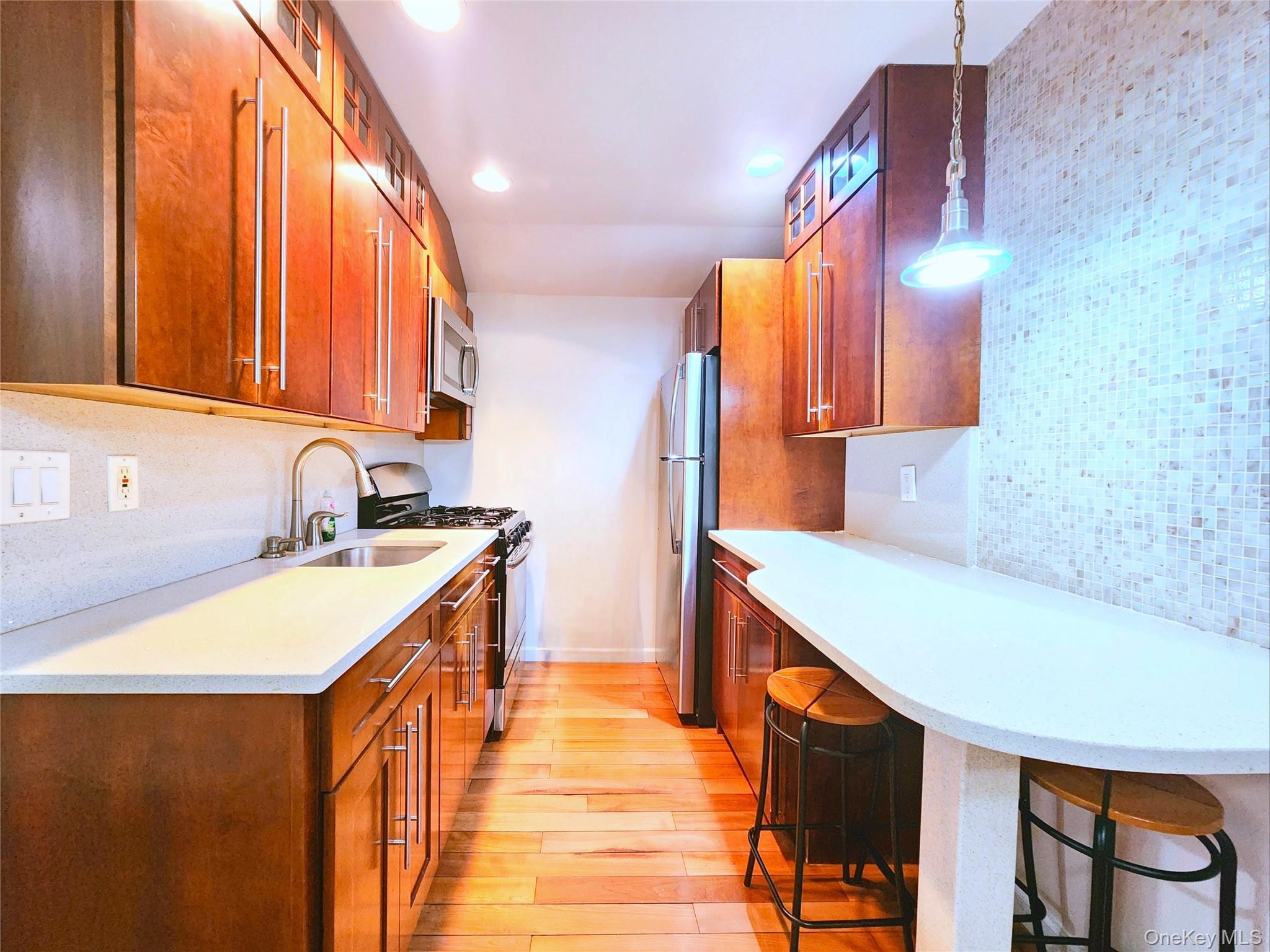 Apartment 33rd Queens, NY 11354, MLS-967398-2