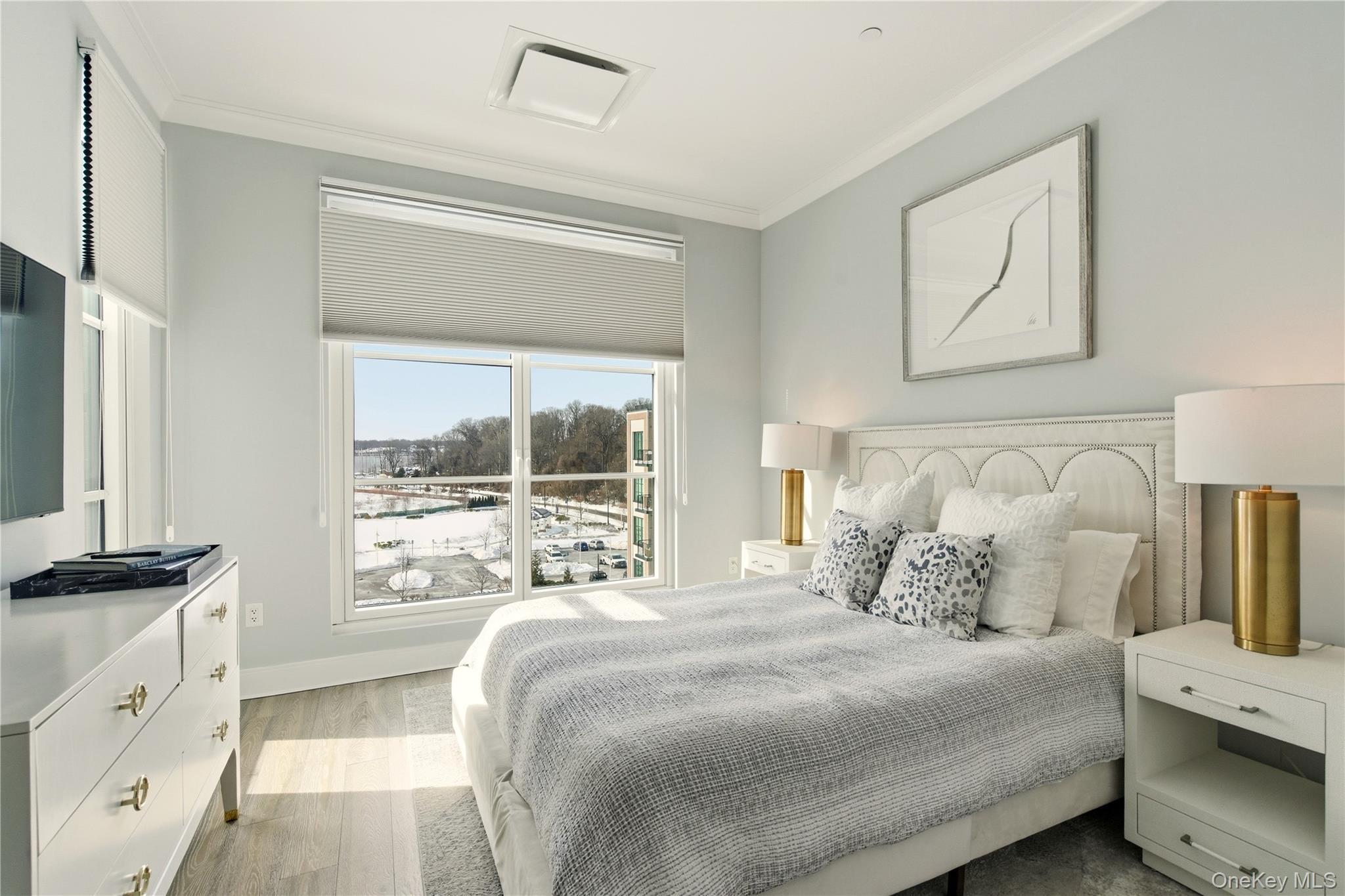 Condo Garvies Point  Nassau County, NY 11542, MLS-967473-13