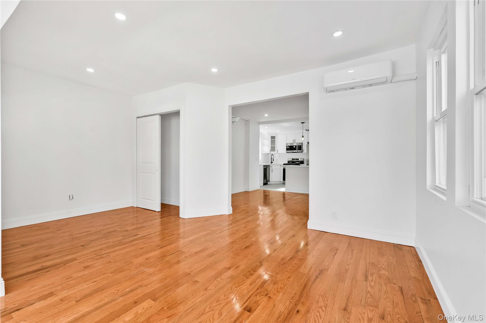 Single Family 191st  Queens, NY 11413, MLS-967476-11