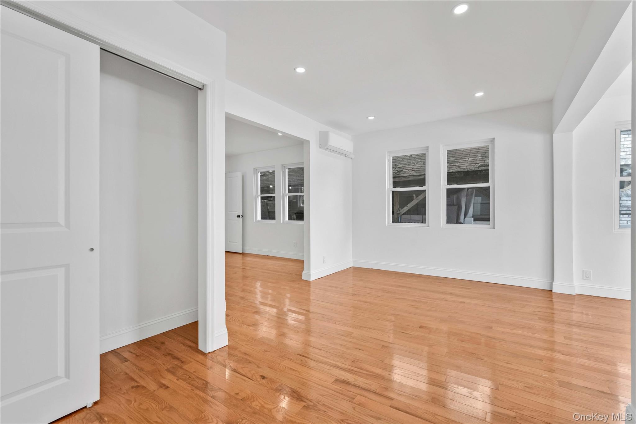 Single Family 191st  Queens, NY 11413, MLS-967476-12