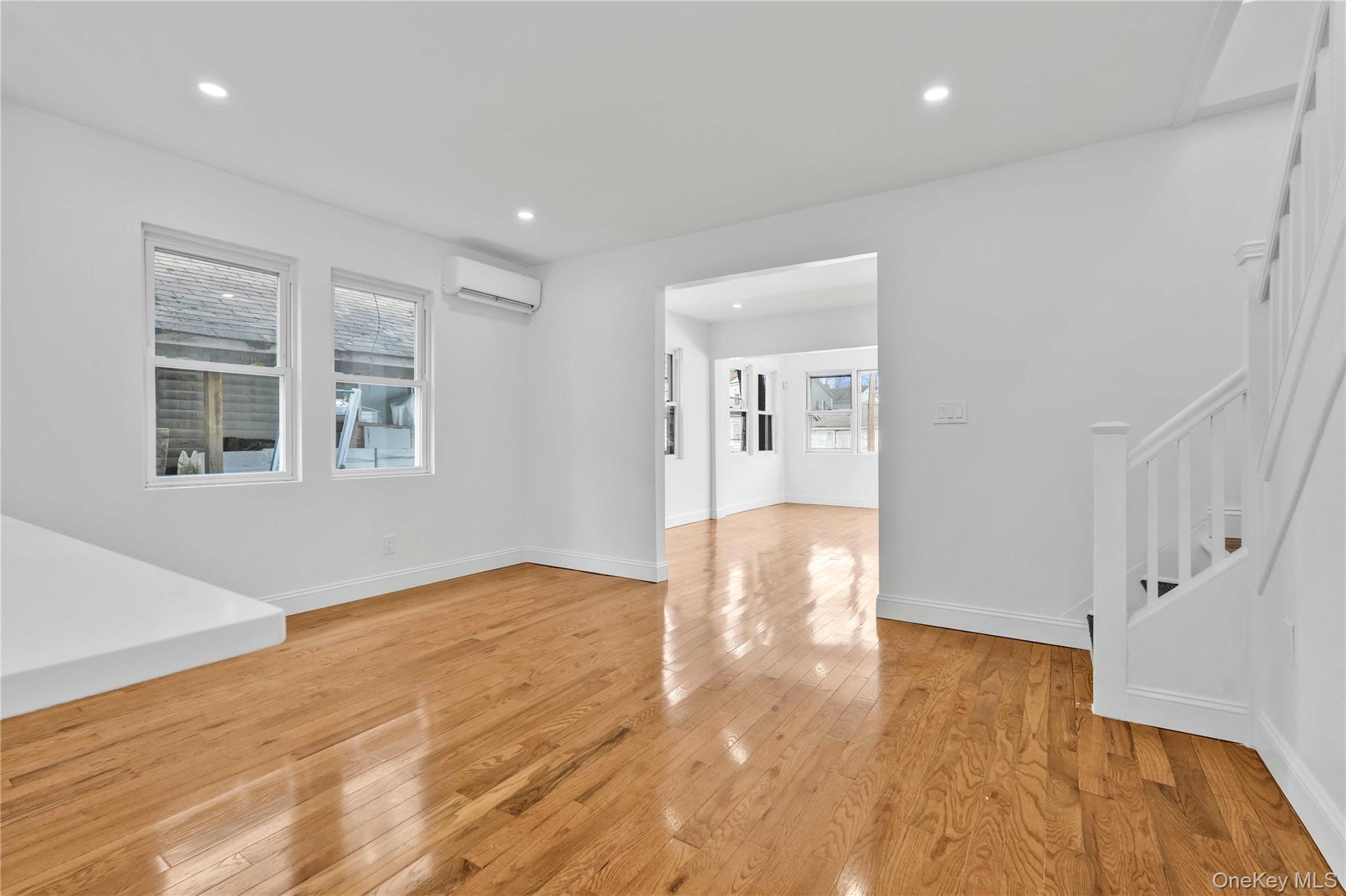 Single Family 191st  Queens, NY 11413, MLS-967476-25