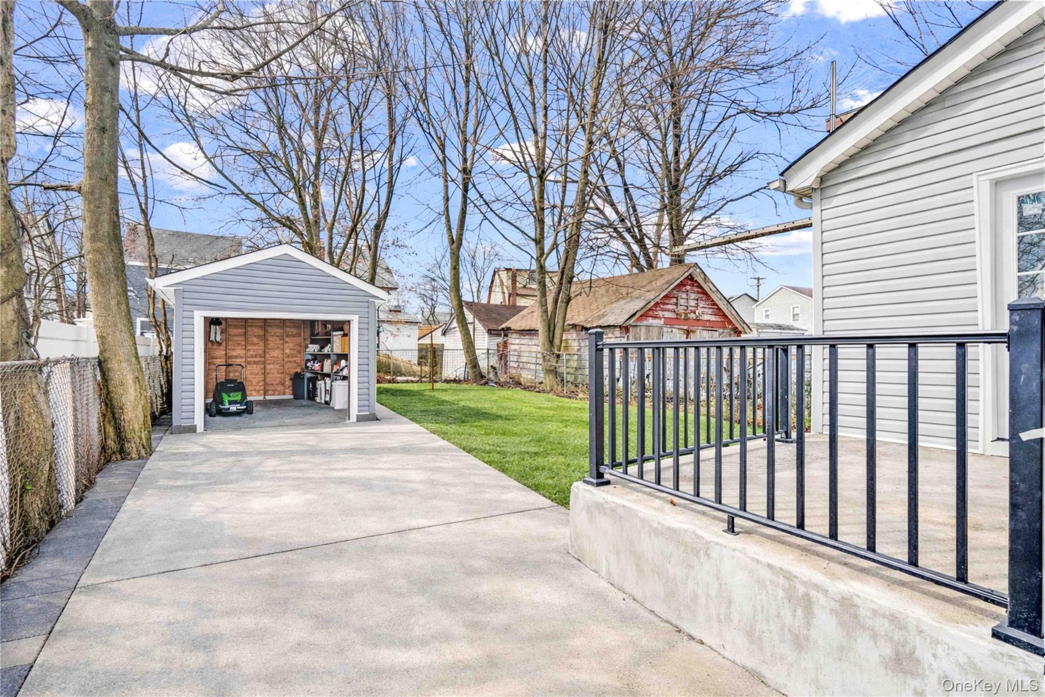 Single Family 191st  Queens, NY 11413, MLS-967476-37