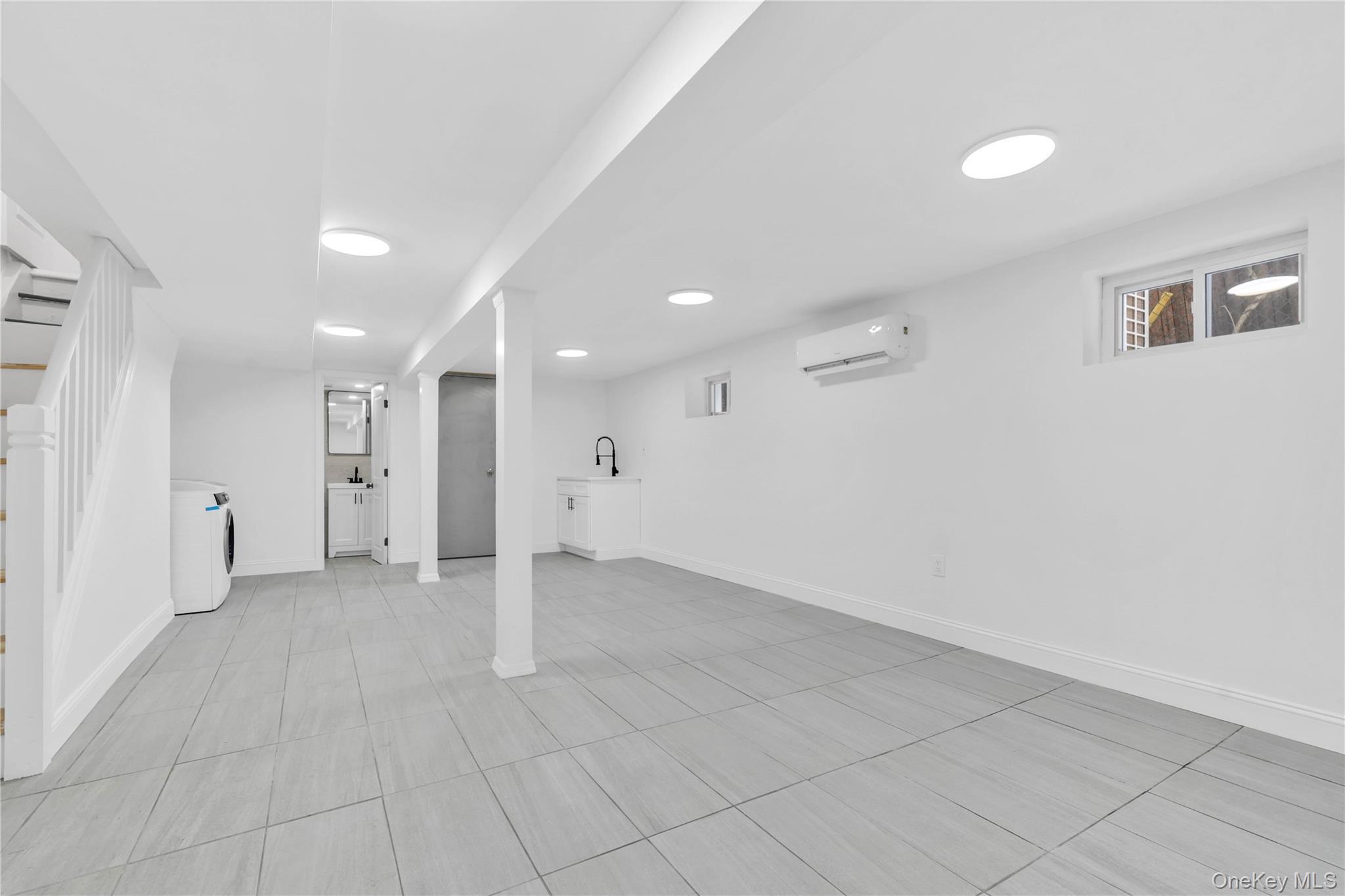 Single Family 191st  Queens, NY 11413, MLS-967476-44