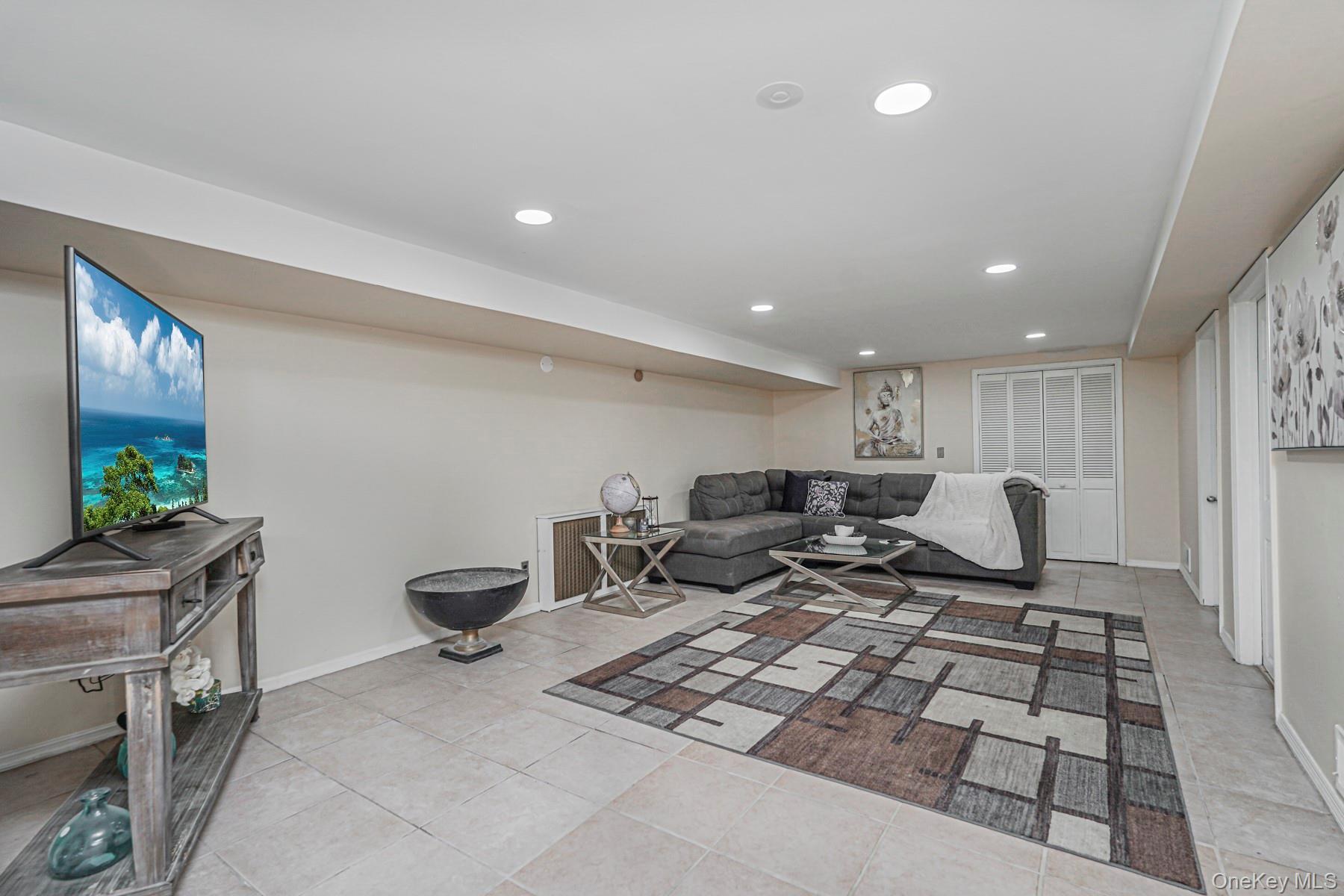 Single Family Brentwood  Staten Island, NY 10301, MLS-967496-23