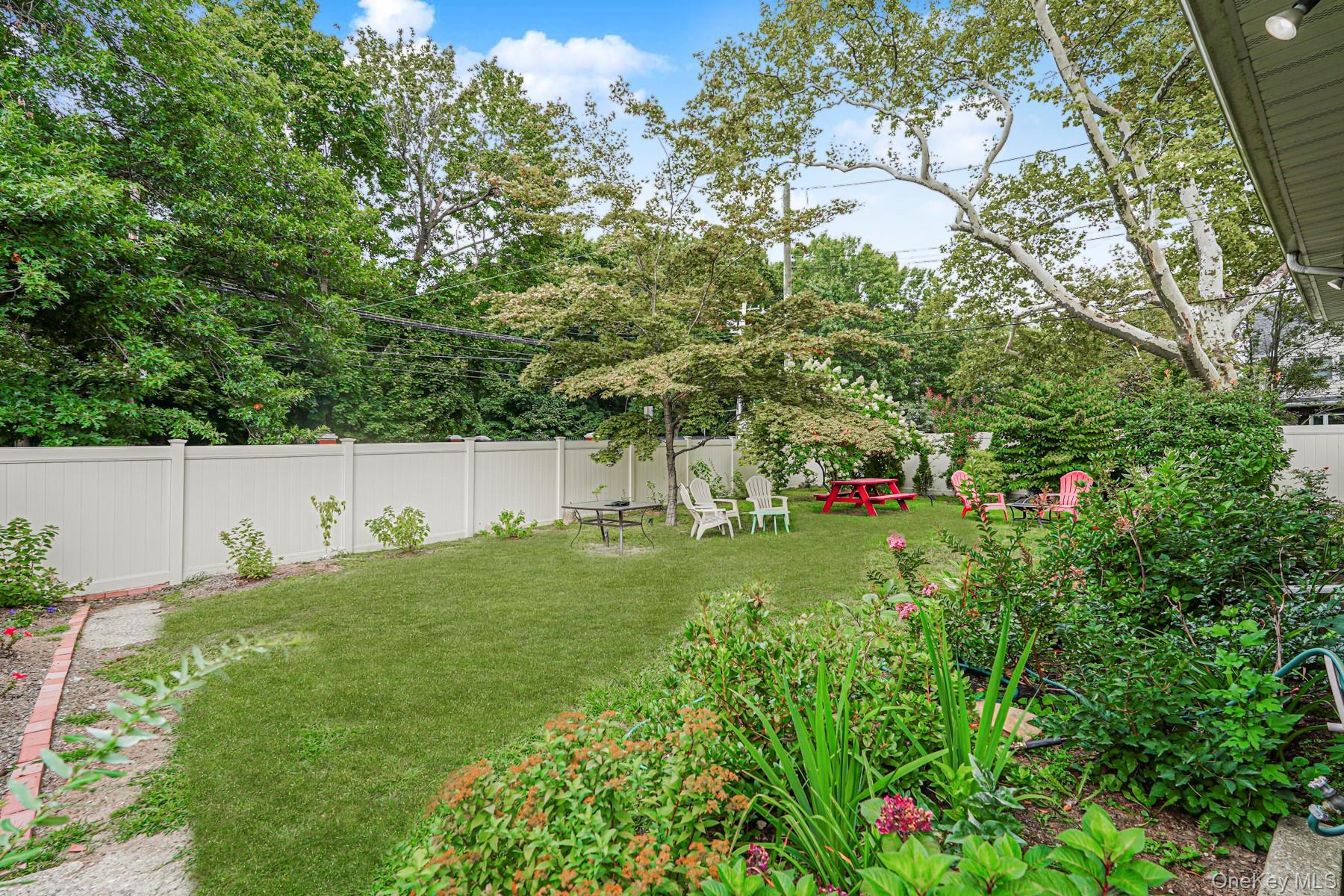 Single Family Brentwood  Staten Island, NY 10301, MLS-967496-28